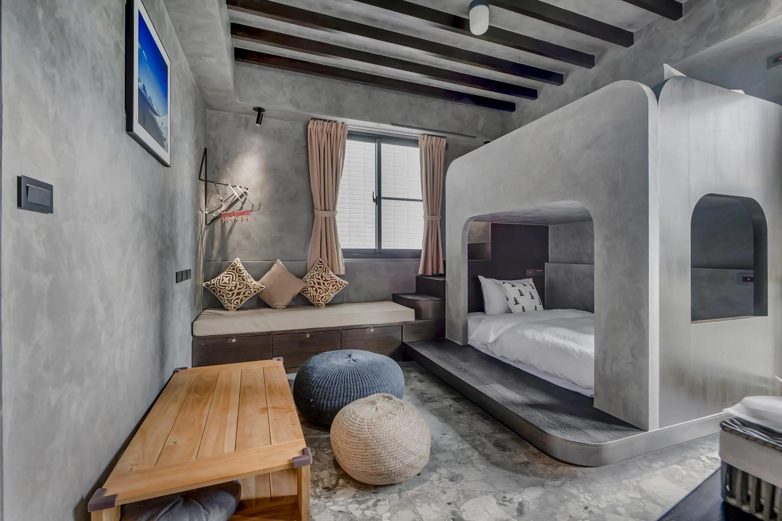 Bedroom, Bed in Rolling hills