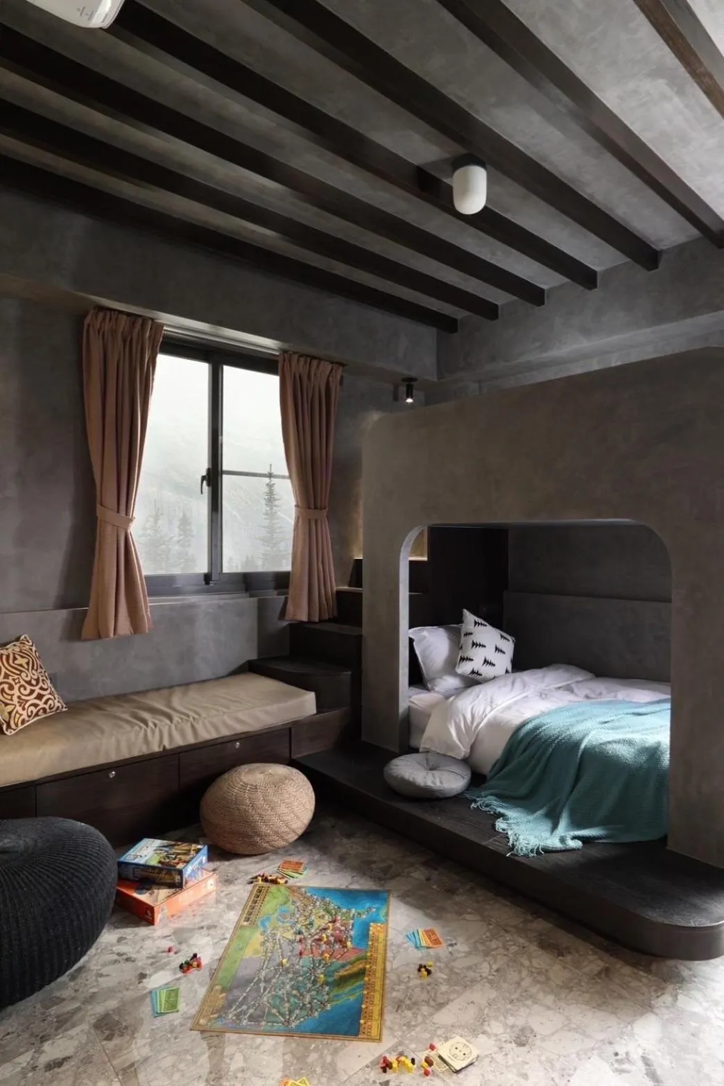 Bed in Rolling hills