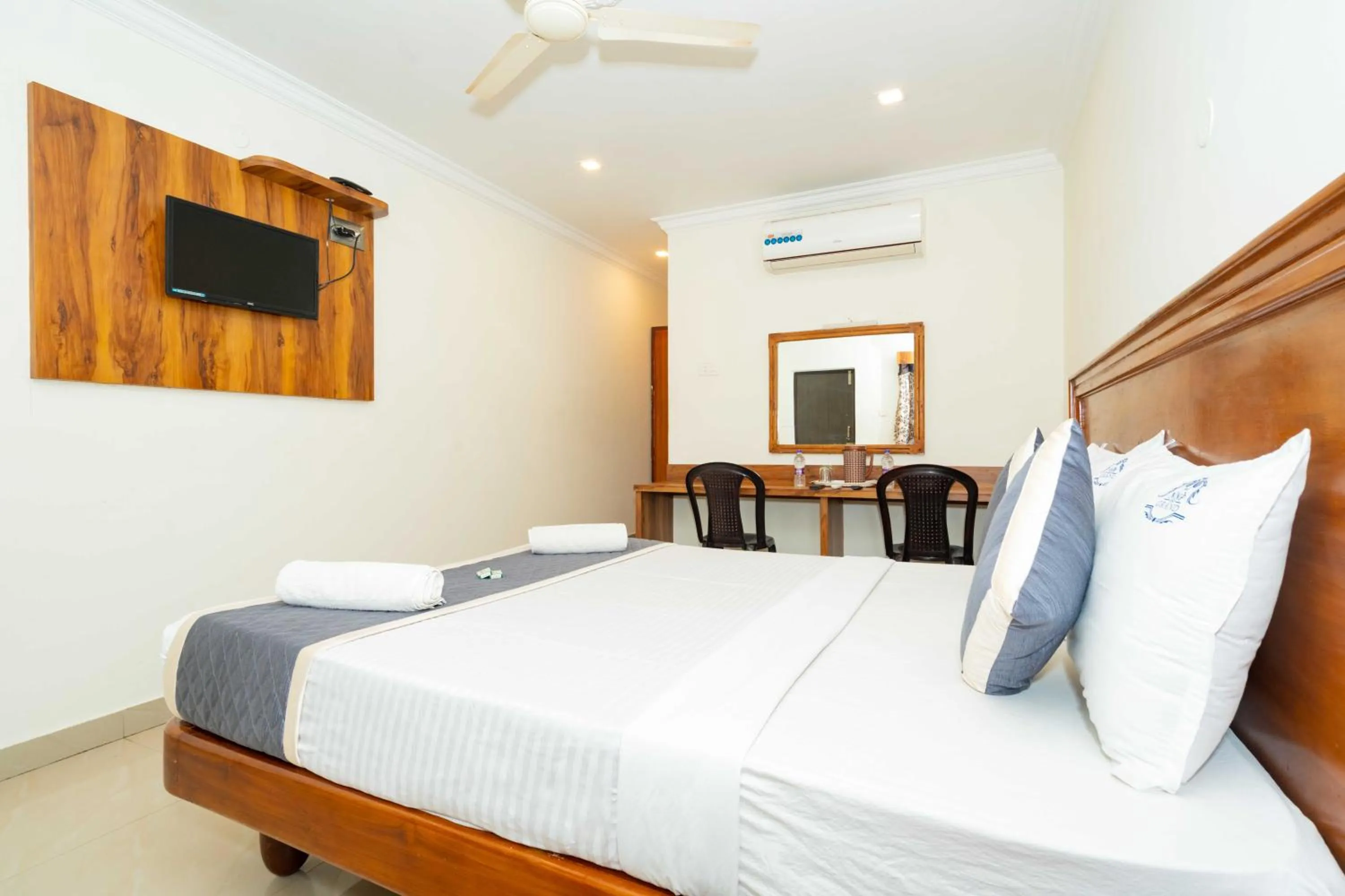 Bed in HOTEL NNP GRAND Rameswaram