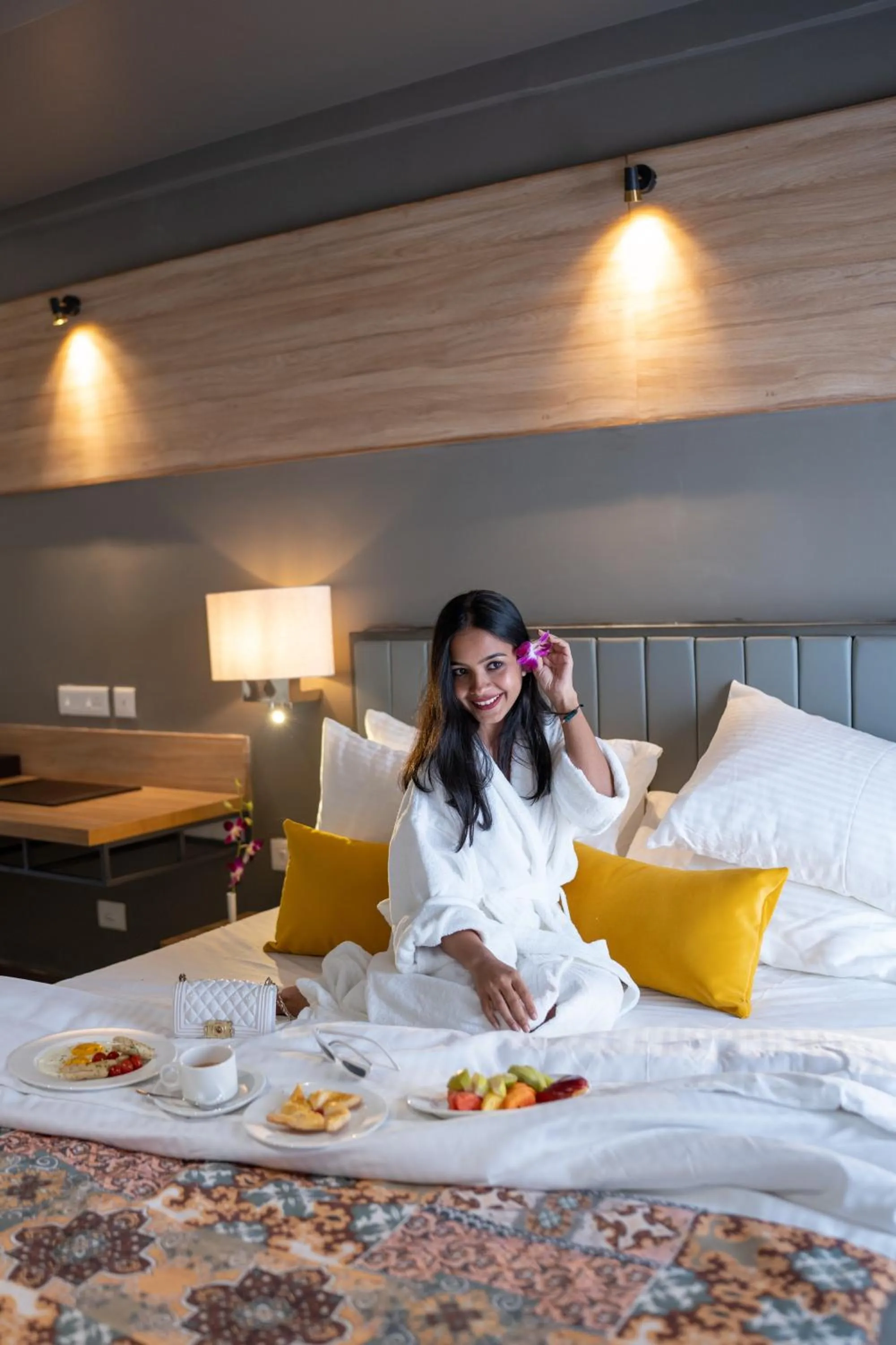 Food and drinks, Bed in Regenta Central Puri Odisha