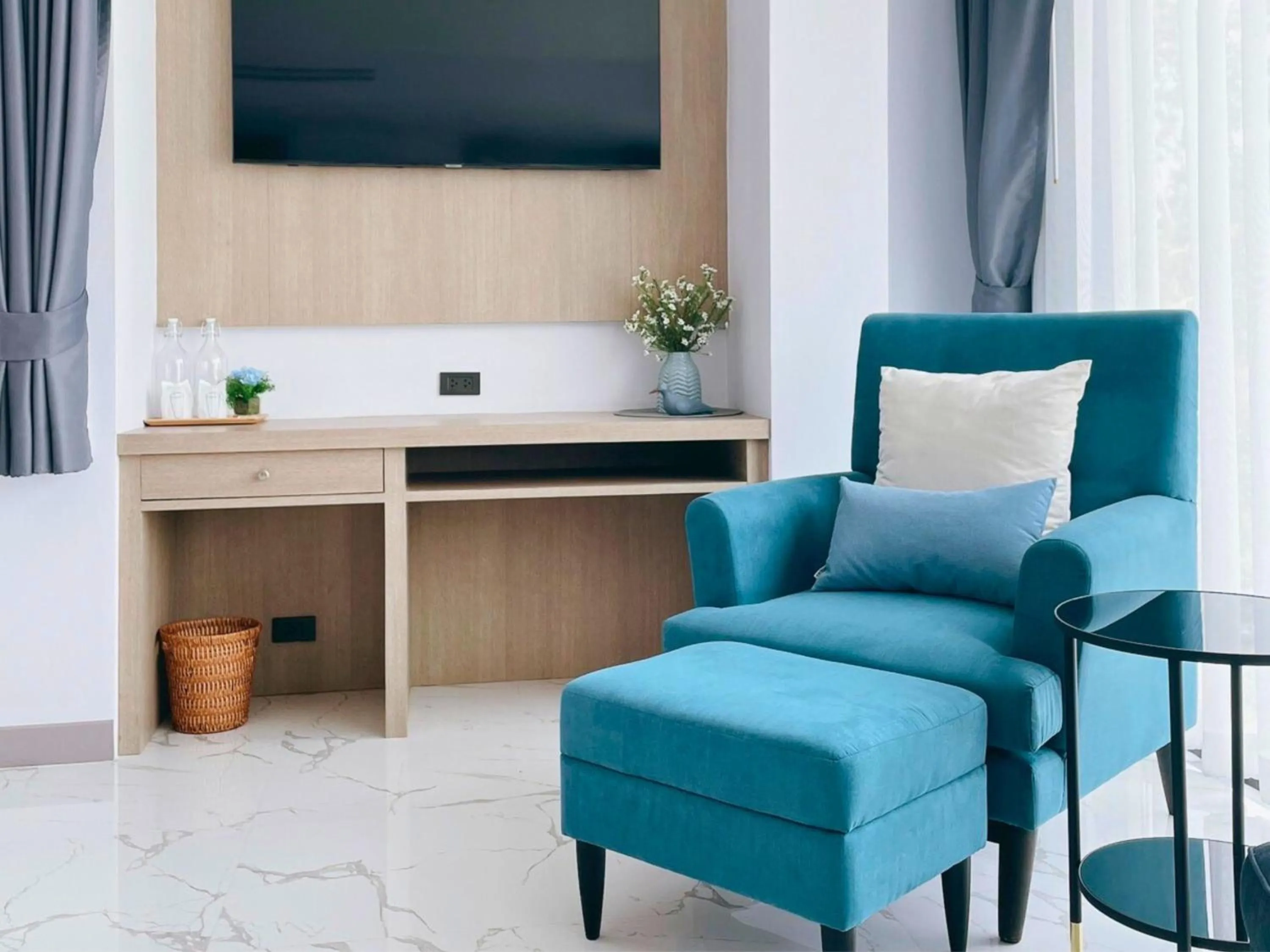 TV and multimedia in Sand Dance Hotel