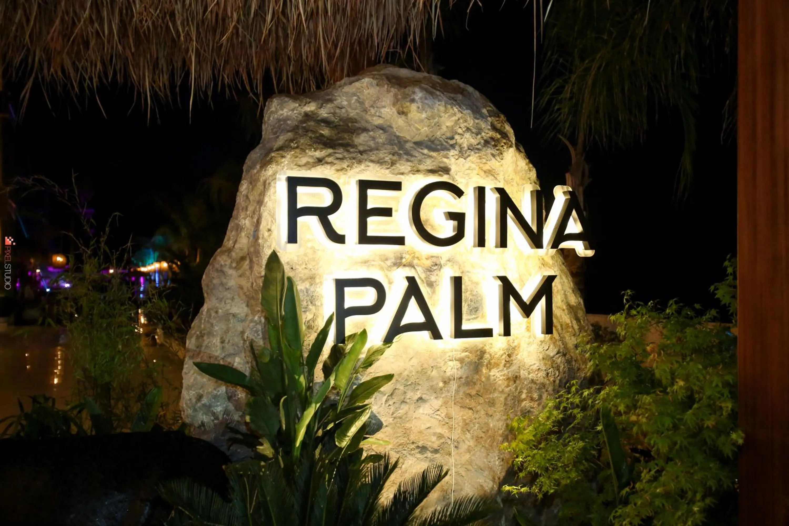 Property building in Regina Palm Resort