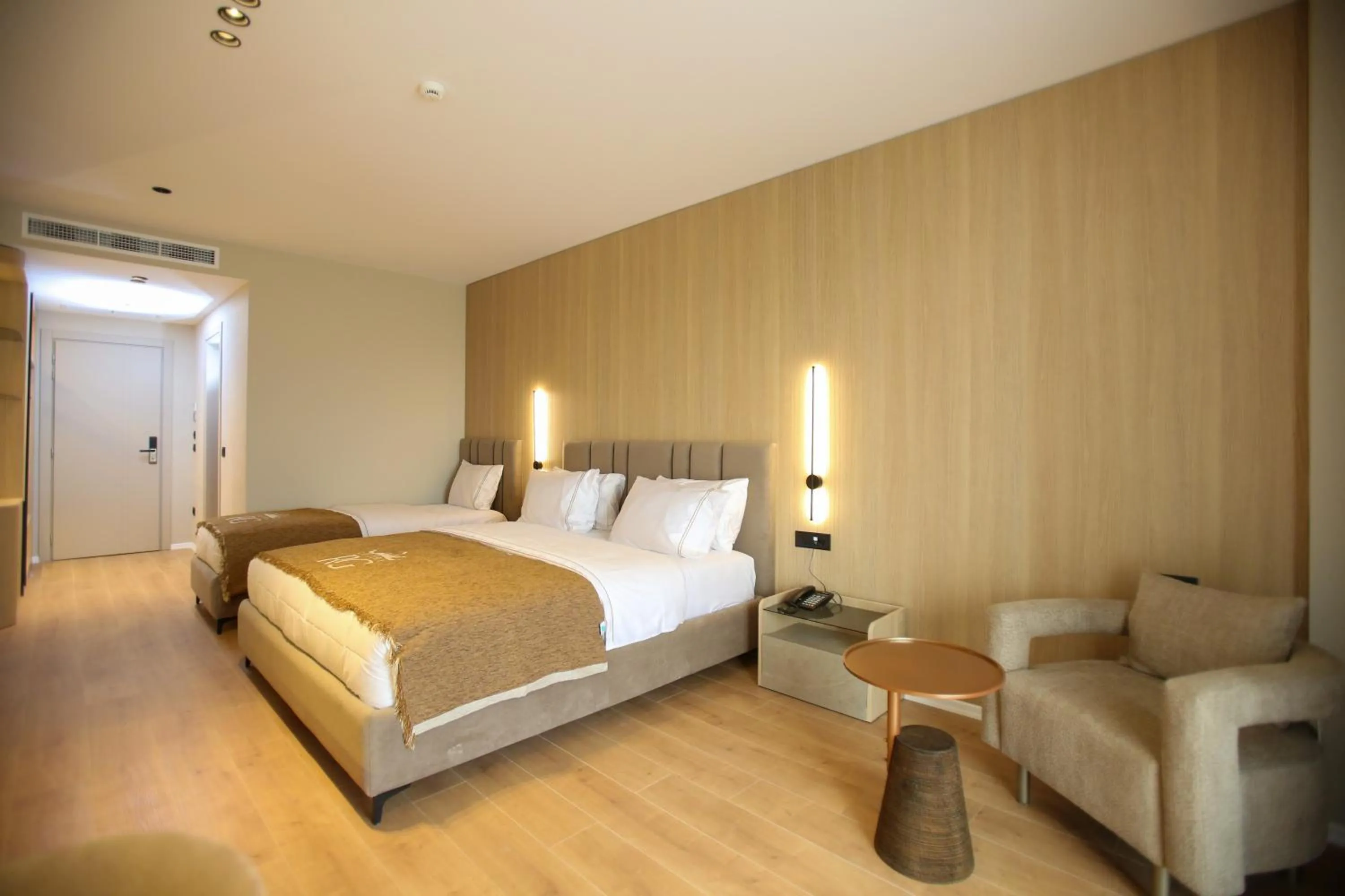 Photo of the whole room, Bed in Regina Palm Resort