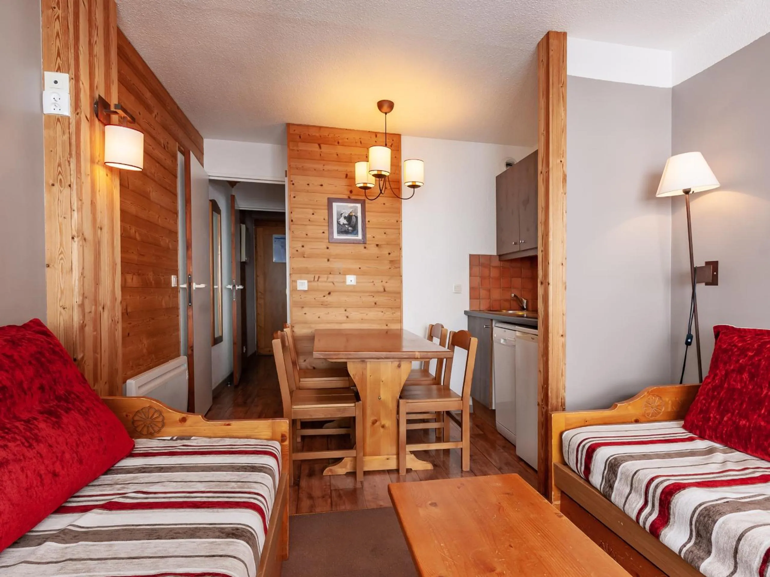 Living room, Bed in Résidence Le Pralin