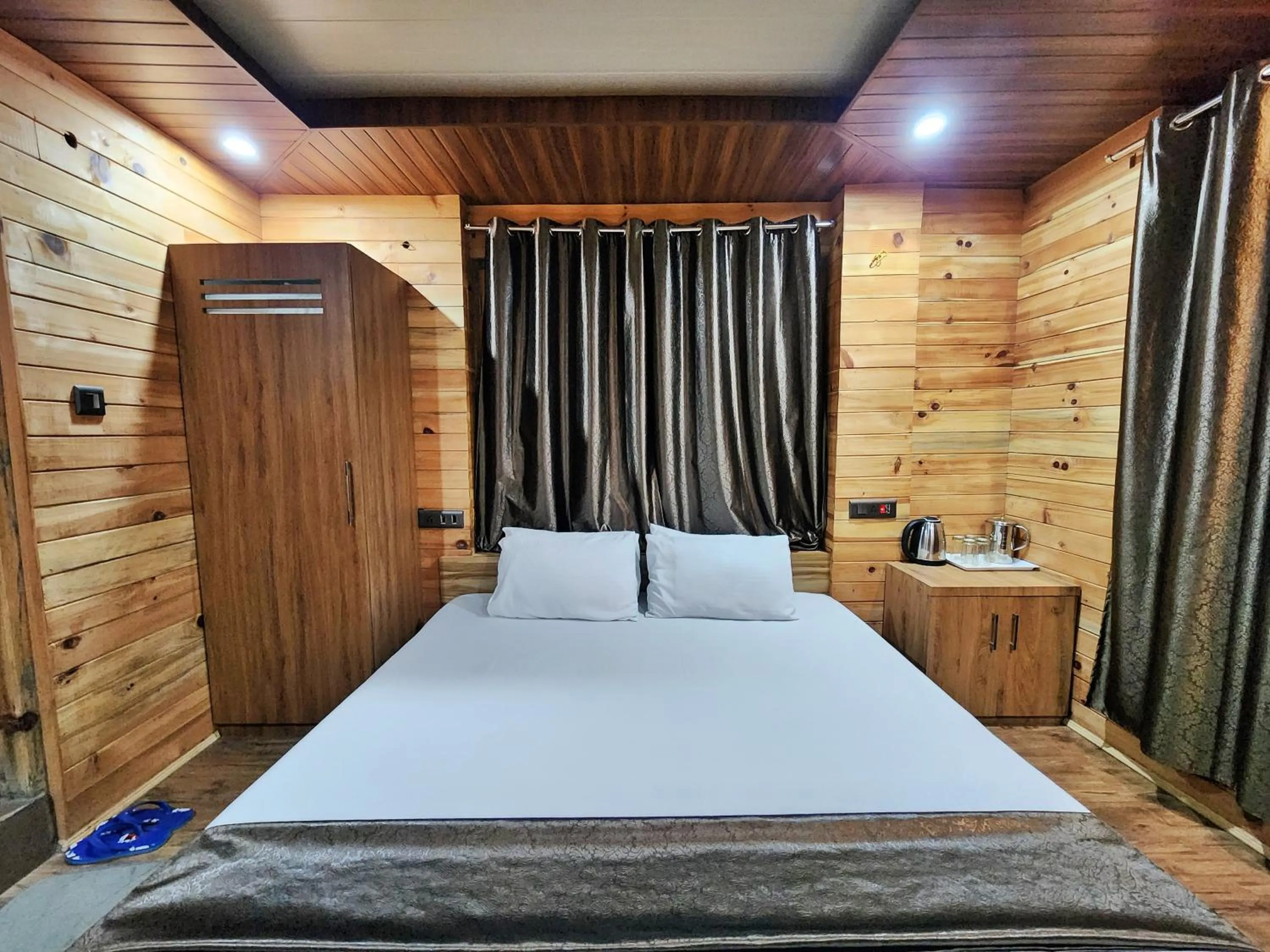 Bed in The White Season Residency