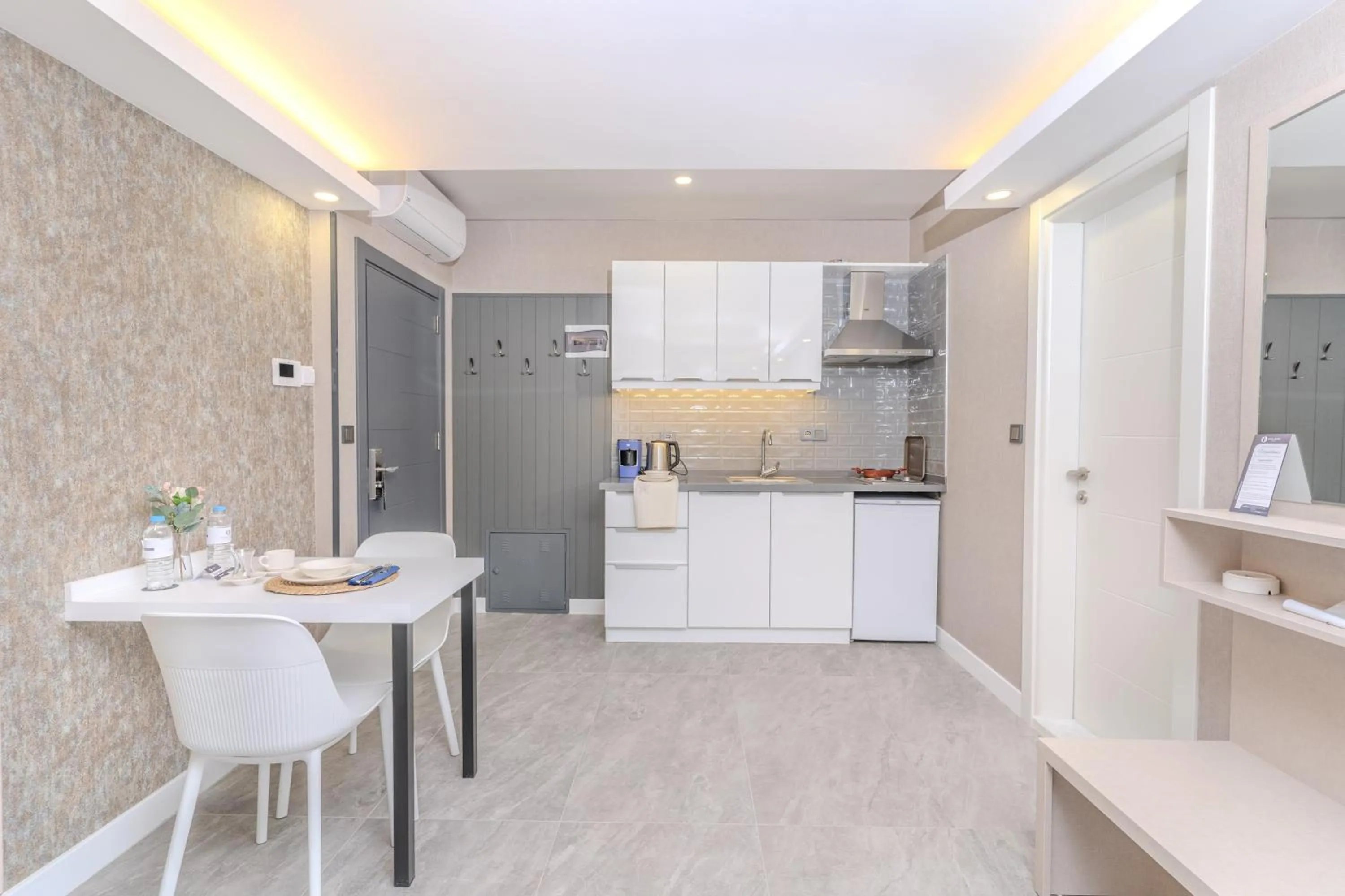 Kitchen or kitchenette in Olea Suites Otel