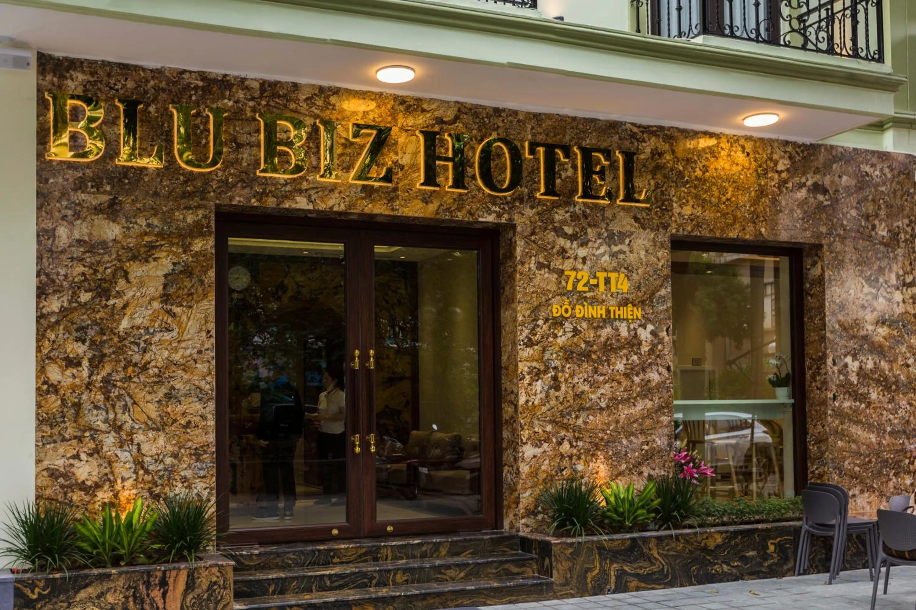 Facade/entrance in Blubiz Hotel 5