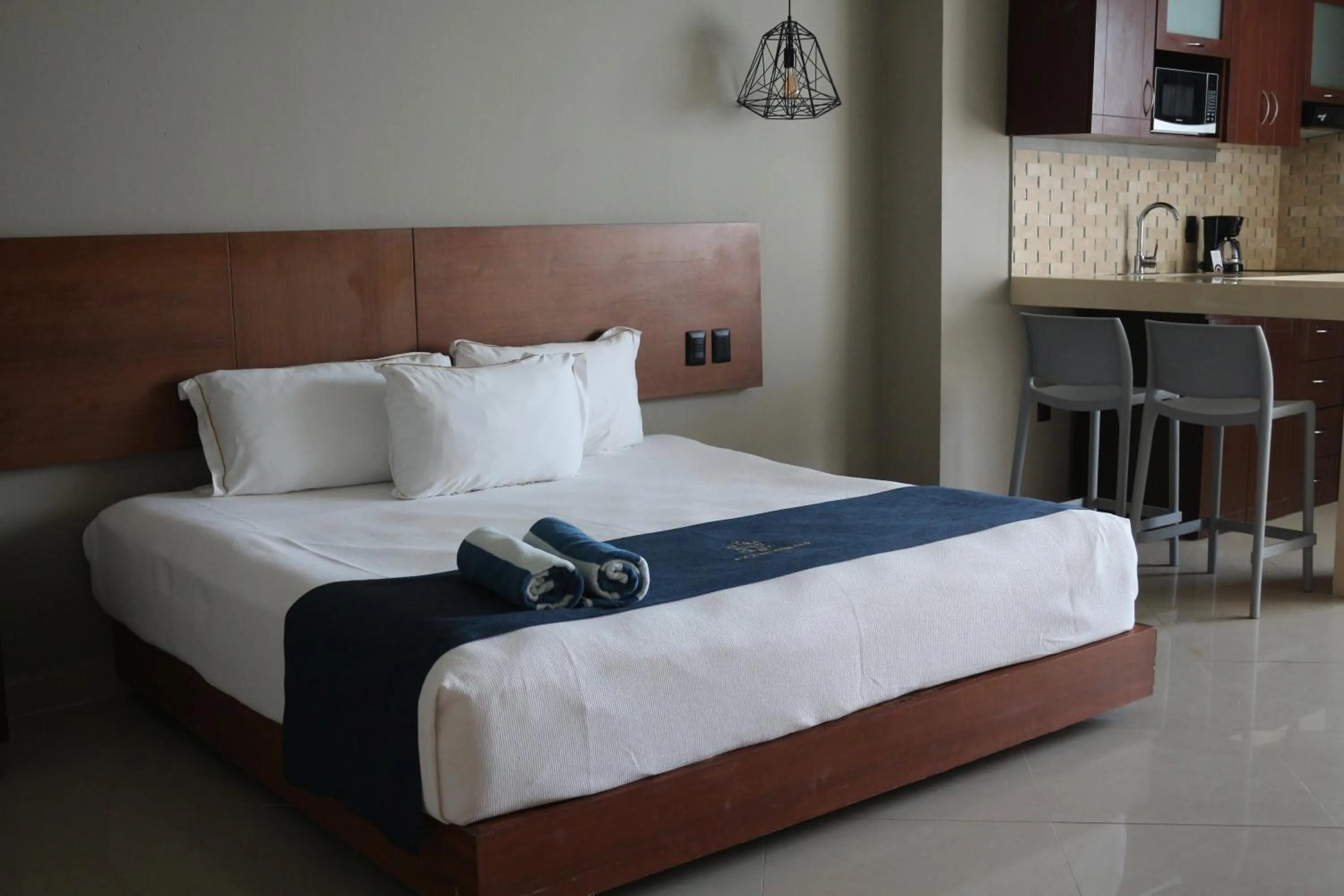 Bedroom, Bed in Ocean Dream Cancun by GuruHotel