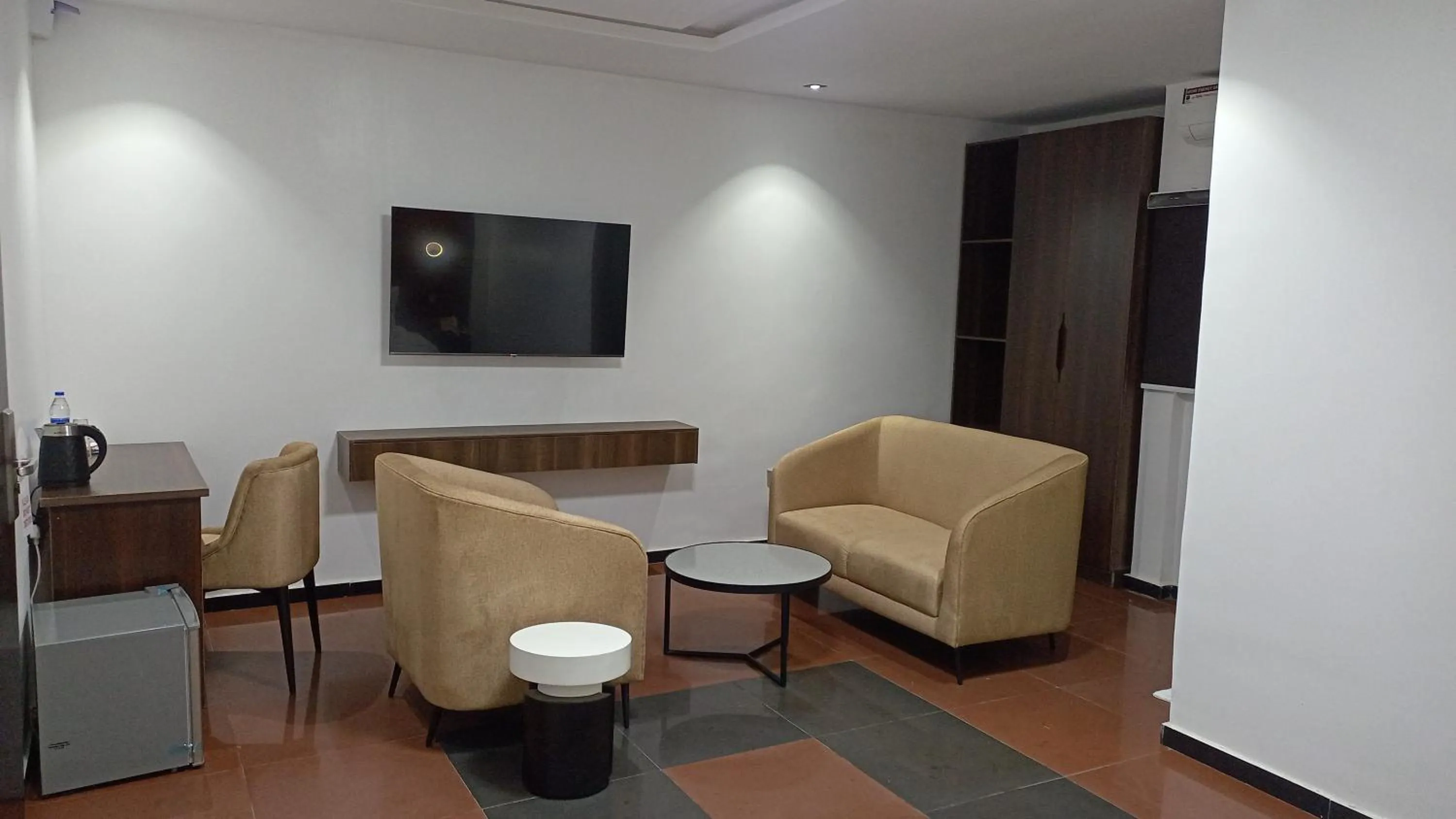 TV and multimedia in Hotel Thirty Five