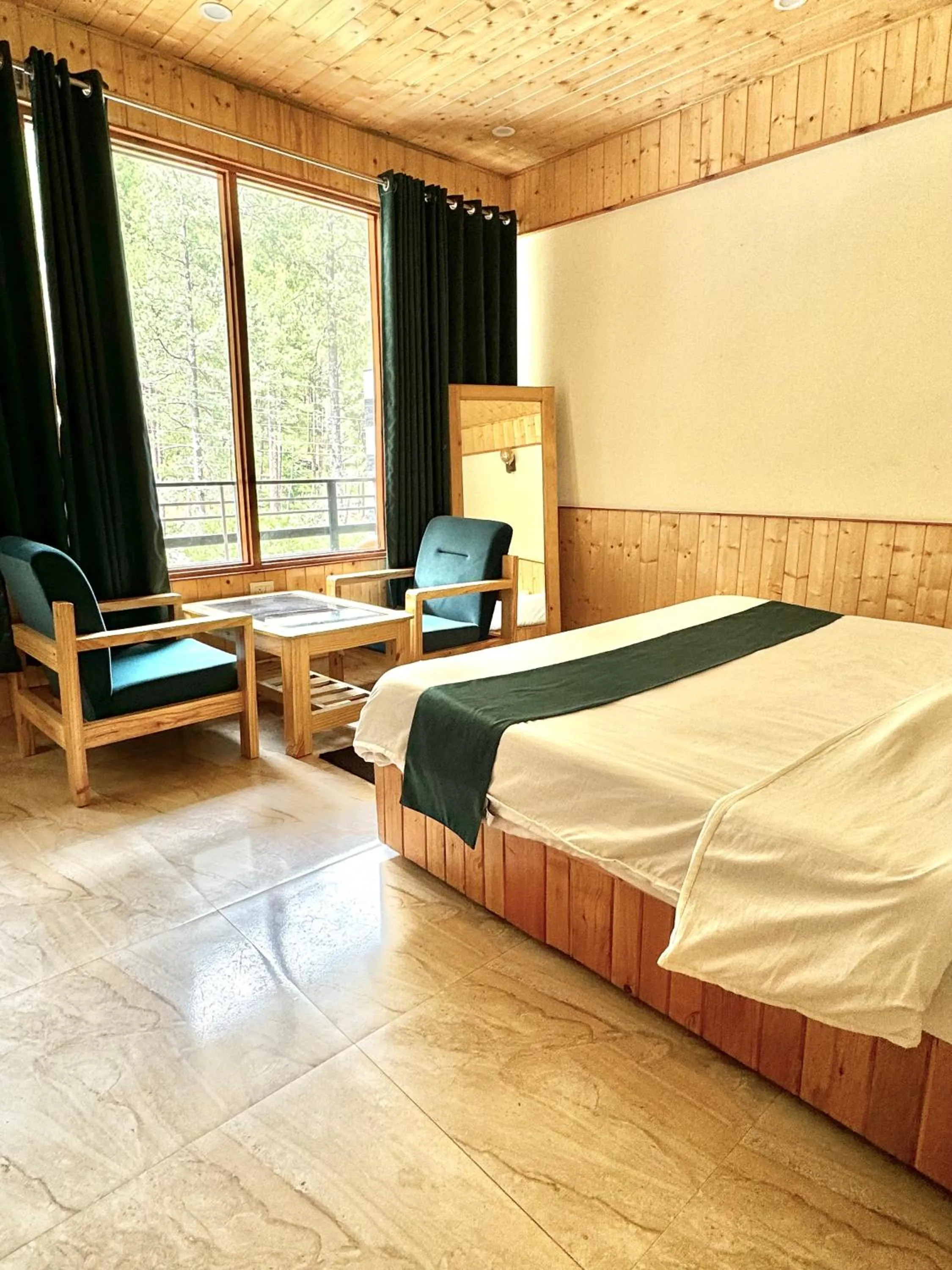 Bed in Hotel Mid Orchard Kasol l River Side -Pure Veg Hotel