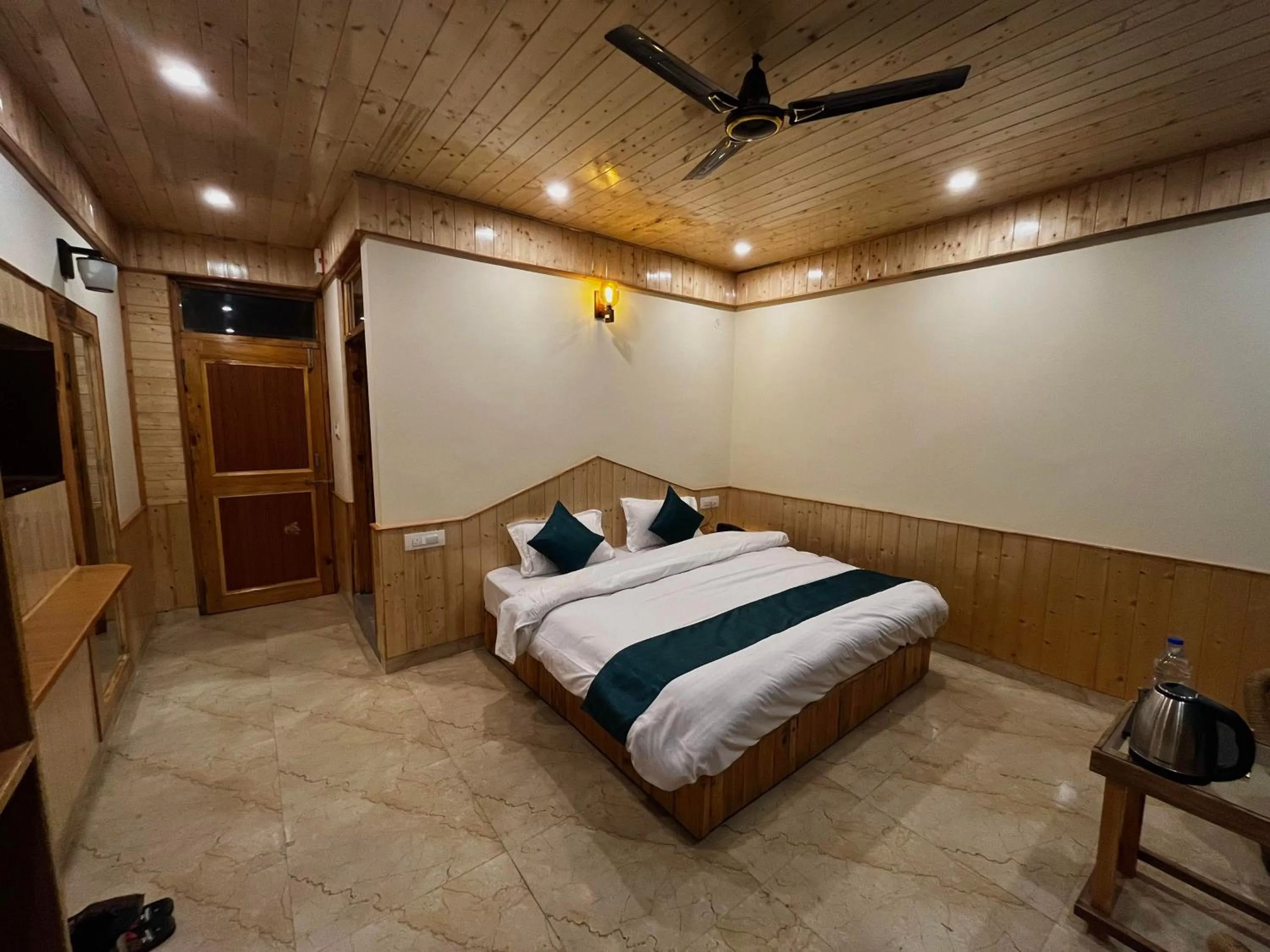 Bedroom, Bed in Hotel Mid Orchard Kasol l River Side -Pure Veg Hotel