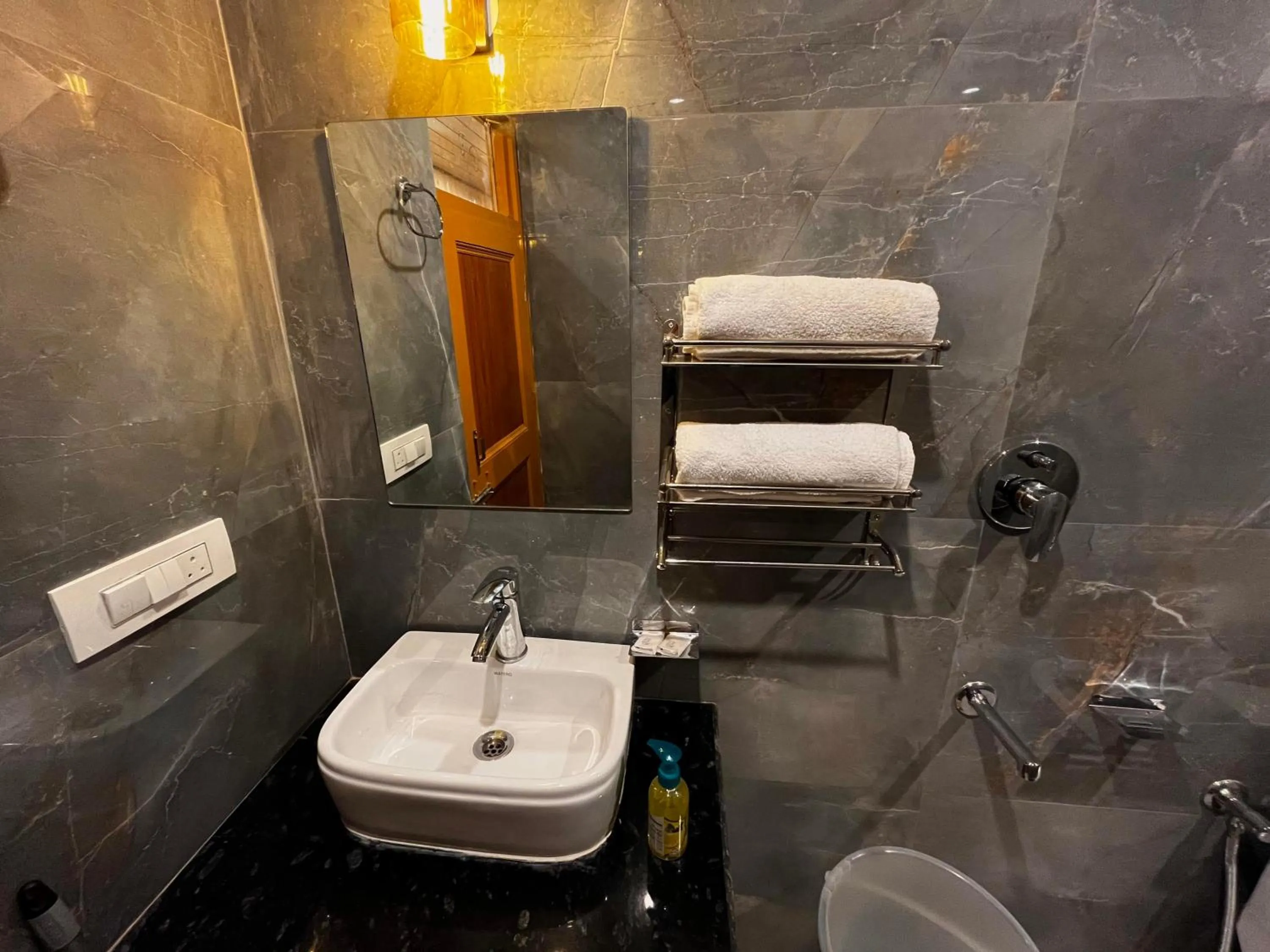 Toilet in Hotel Mid Orchard Kasol l River Side -Pure Veg Hotel