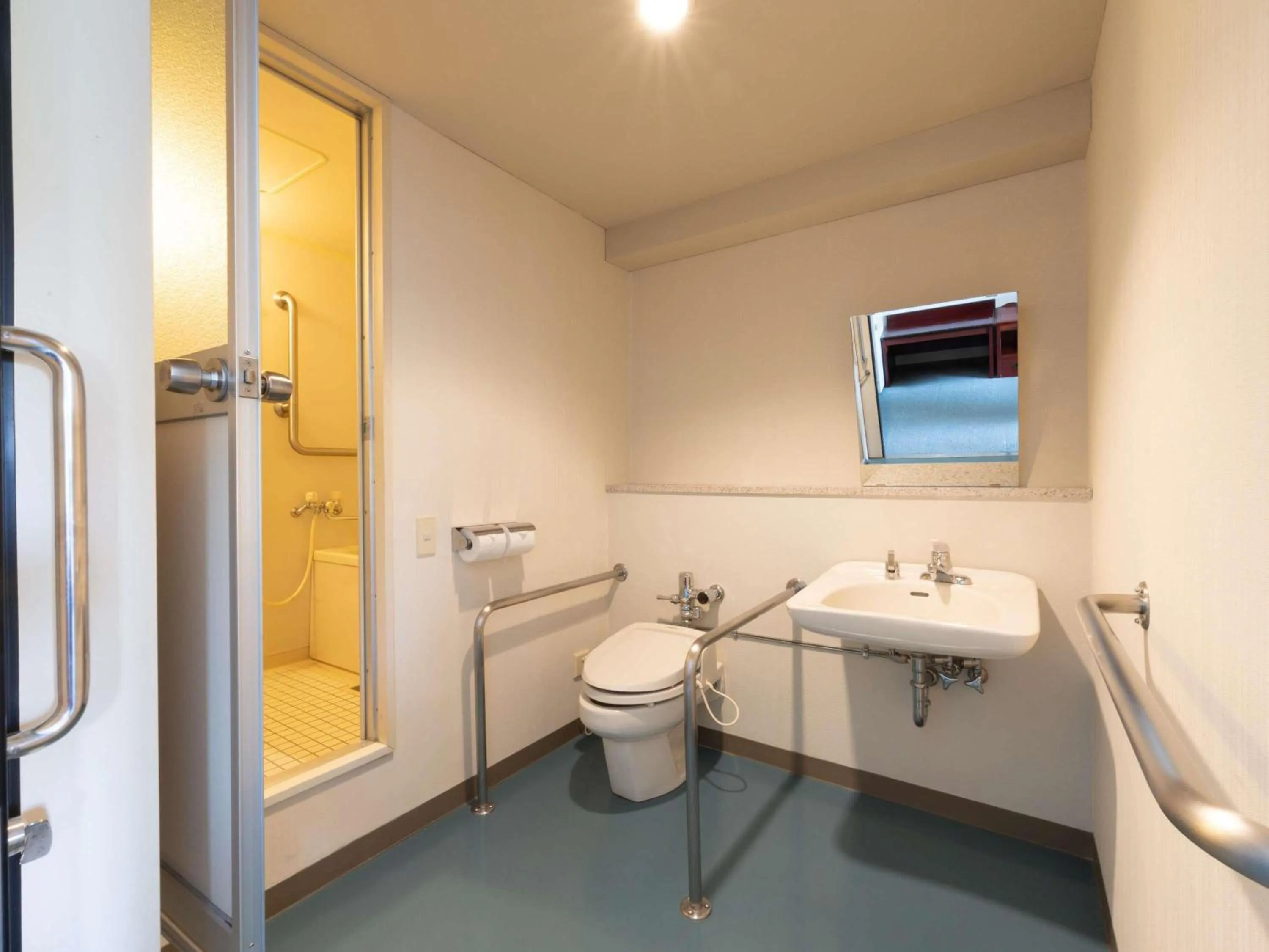 Bedroom in Mercure Kochi Tosa Resort & Spa