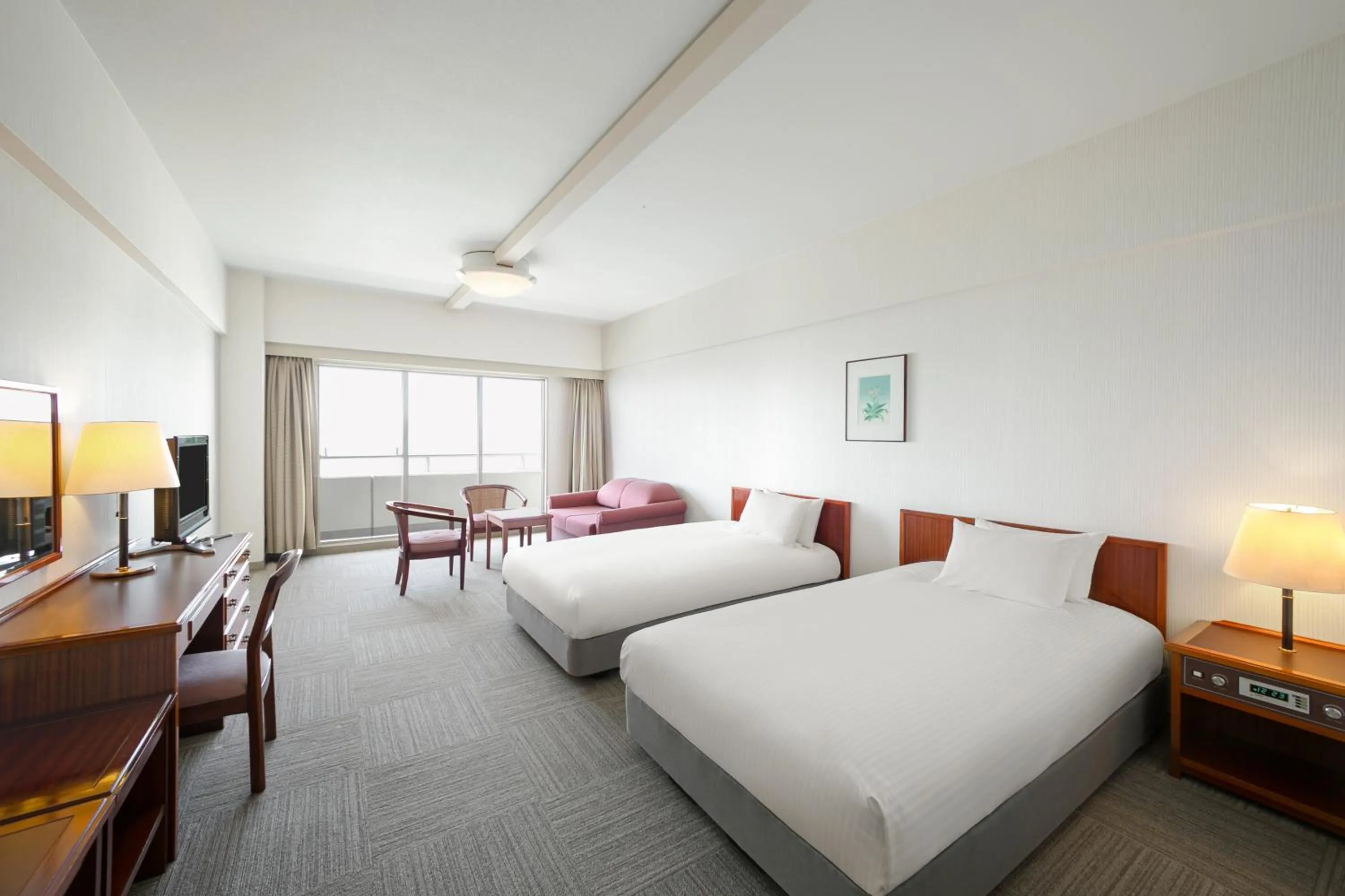 Photo of the whole room, Bed in Mercure Kochi Tosa Resort & Spa