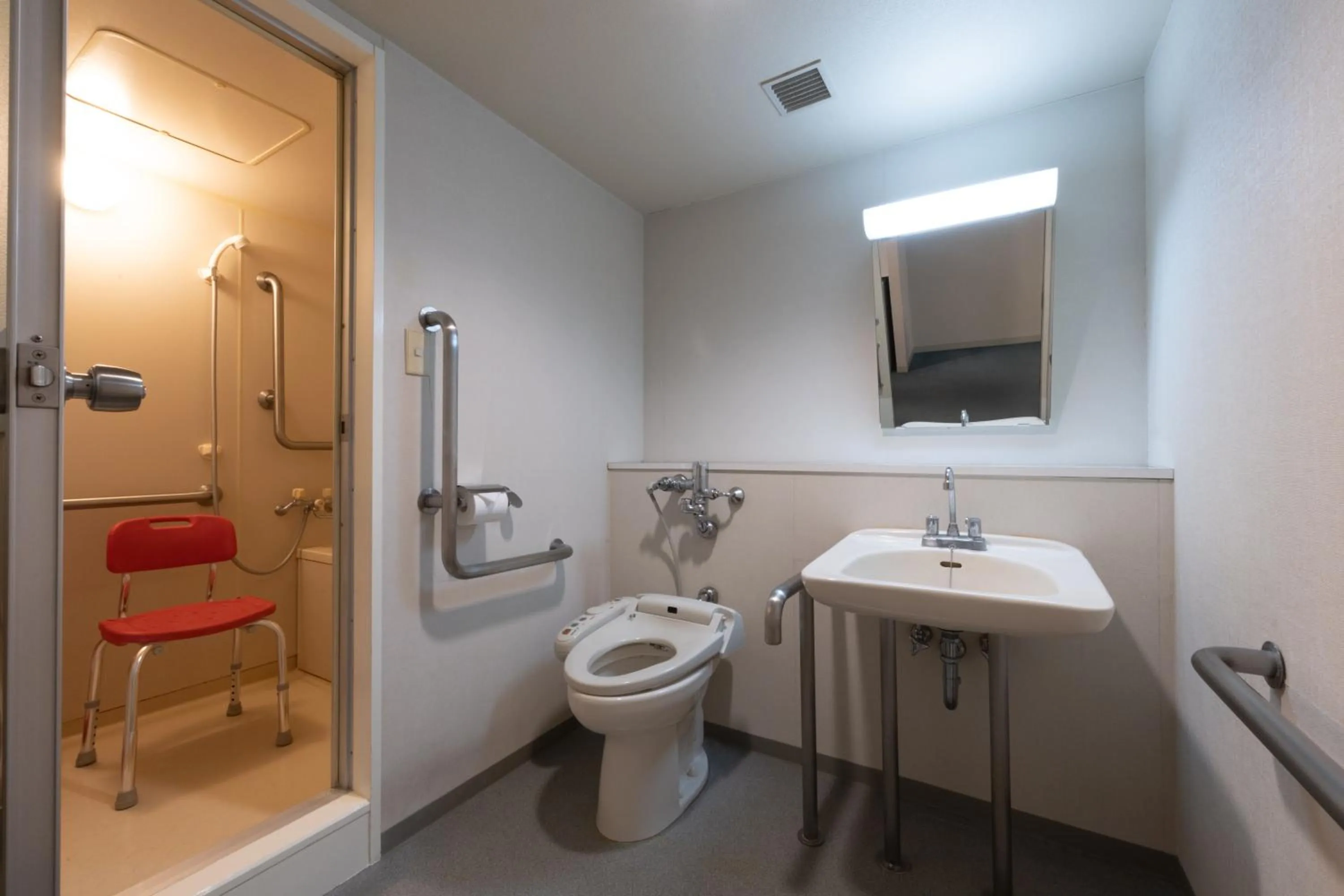 Toilet in Grand Mercure Beppu Bay Resort & Spa