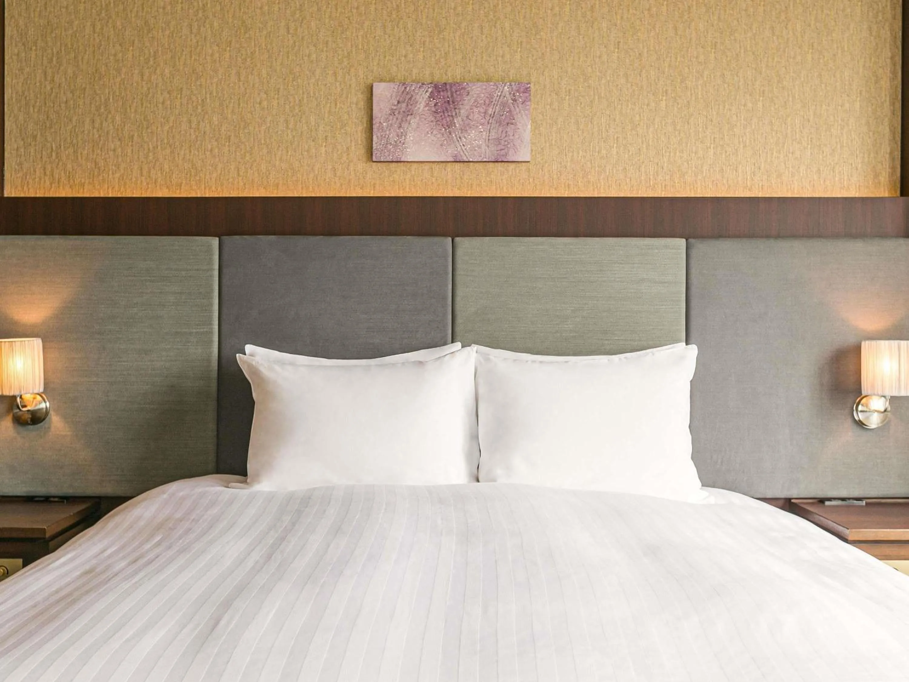 Bedroom, Bed in Grand Mercure Lake Biwa Resort & Spa