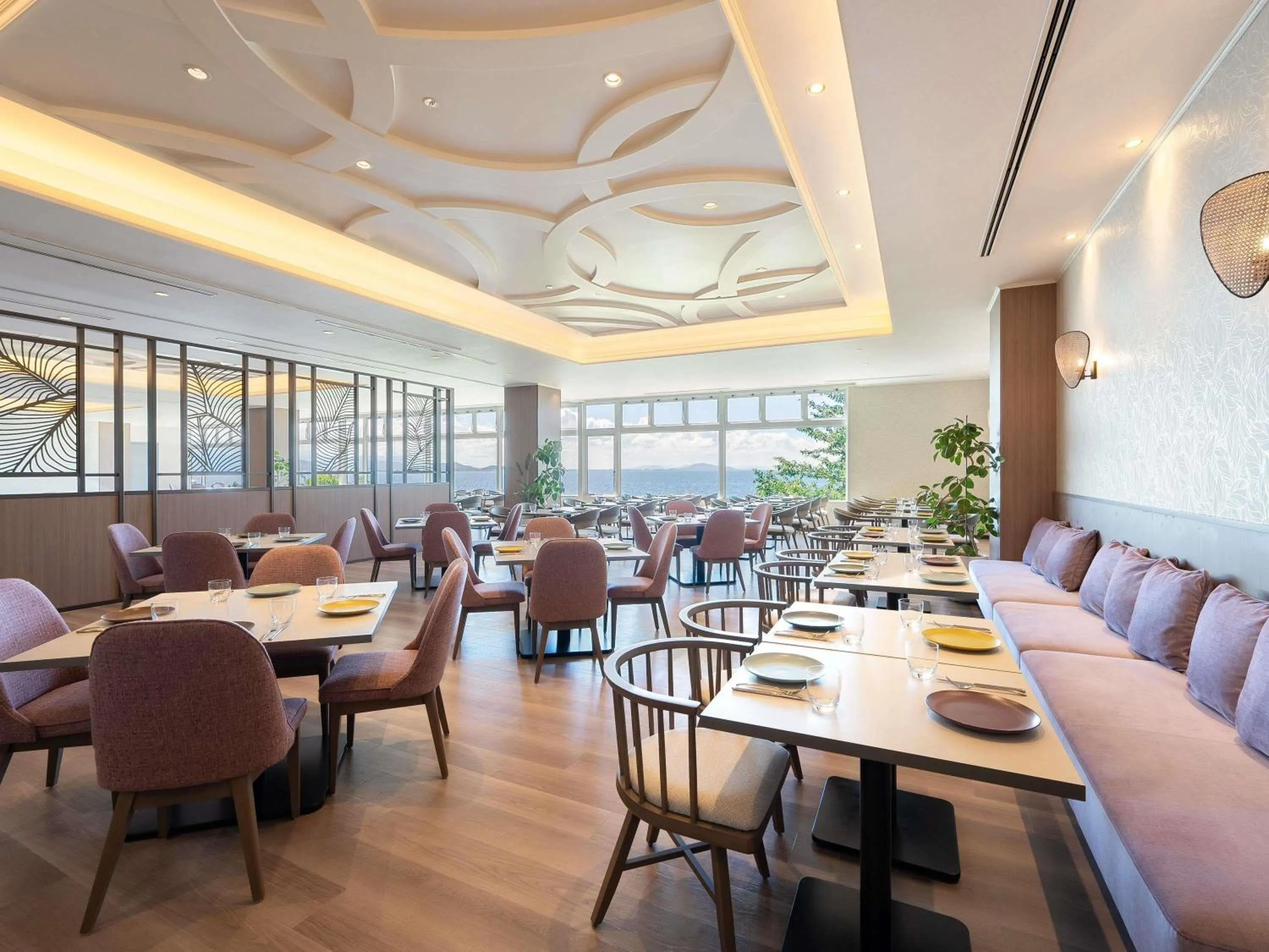 Restaurant/places to eat in Grand Mercure Lake Biwa Resort & Spa