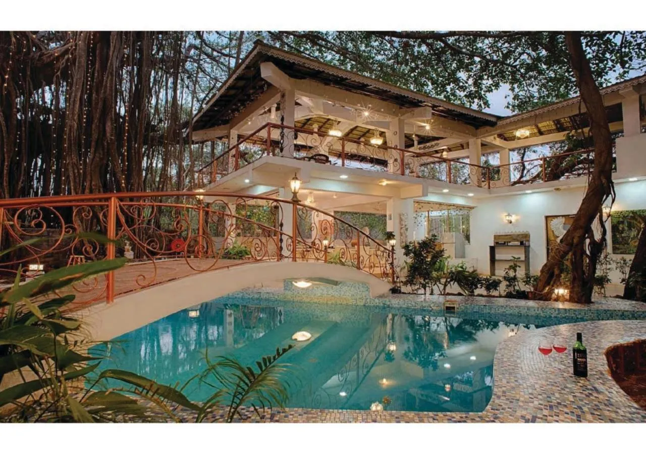 Vibes Inn Singing Tree