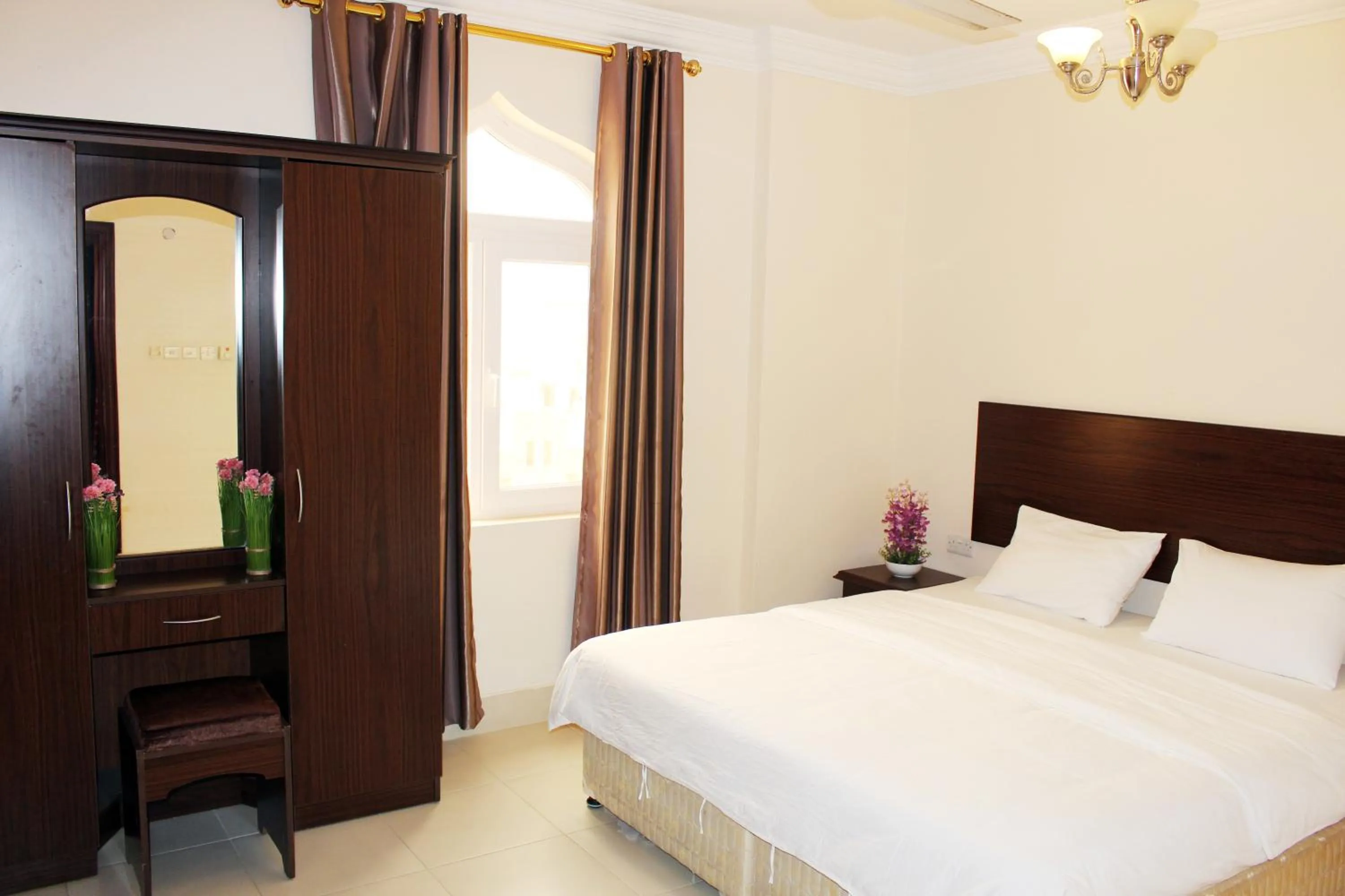 Photo of the whole room, Bed in Al Noor Furnished Flats