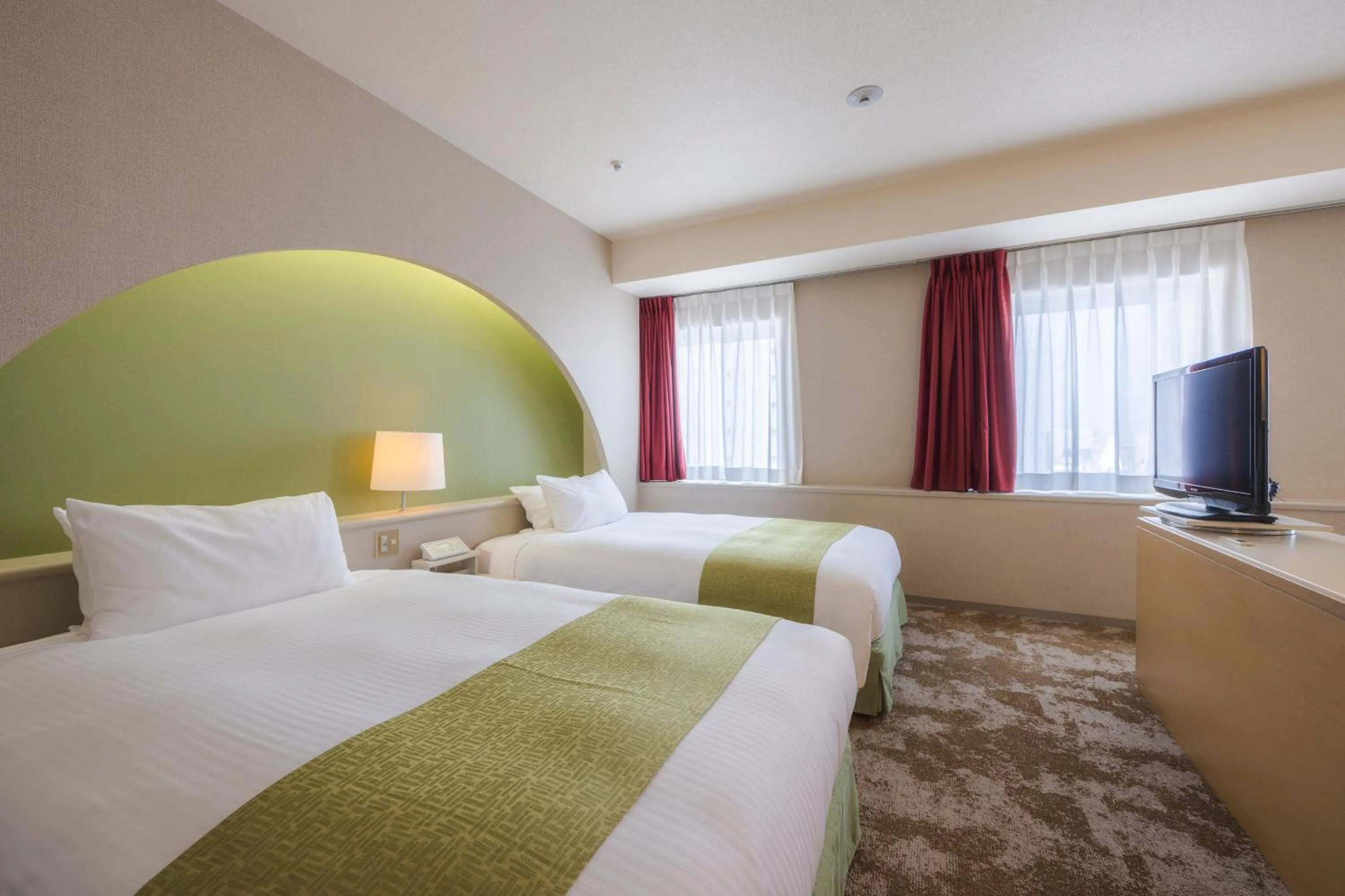 Bed in Shinjuku Washington Hotel Annex