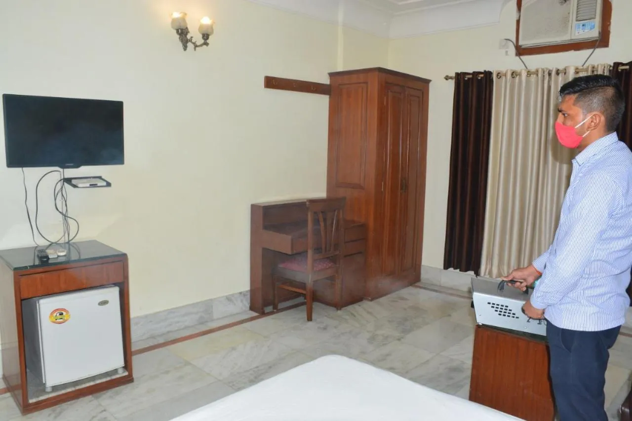room service in Ananda Krishna Van