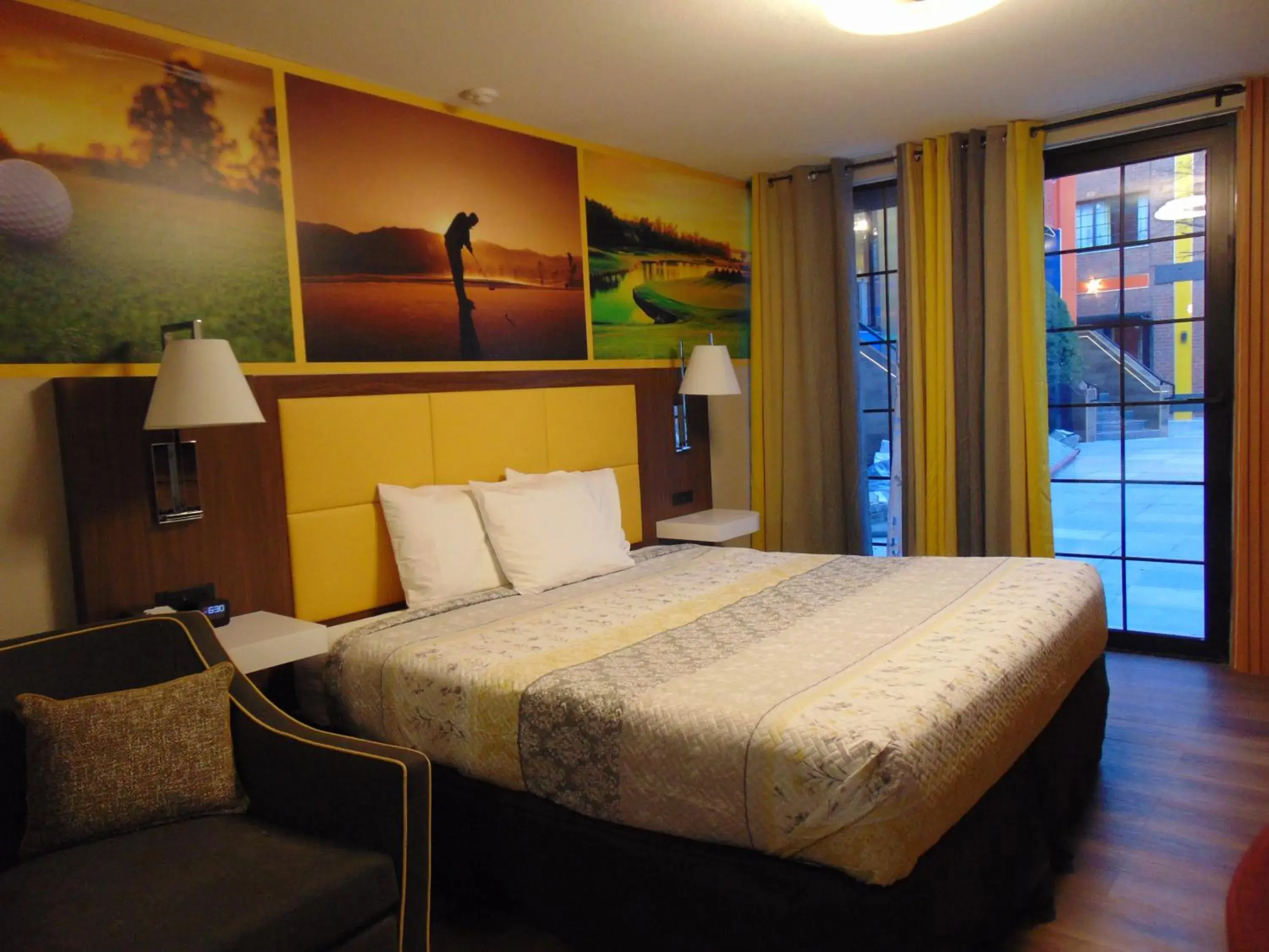 Deluxe King Room in THE GOLFERS INN Deluxe King Room in THE GOLFERS INN