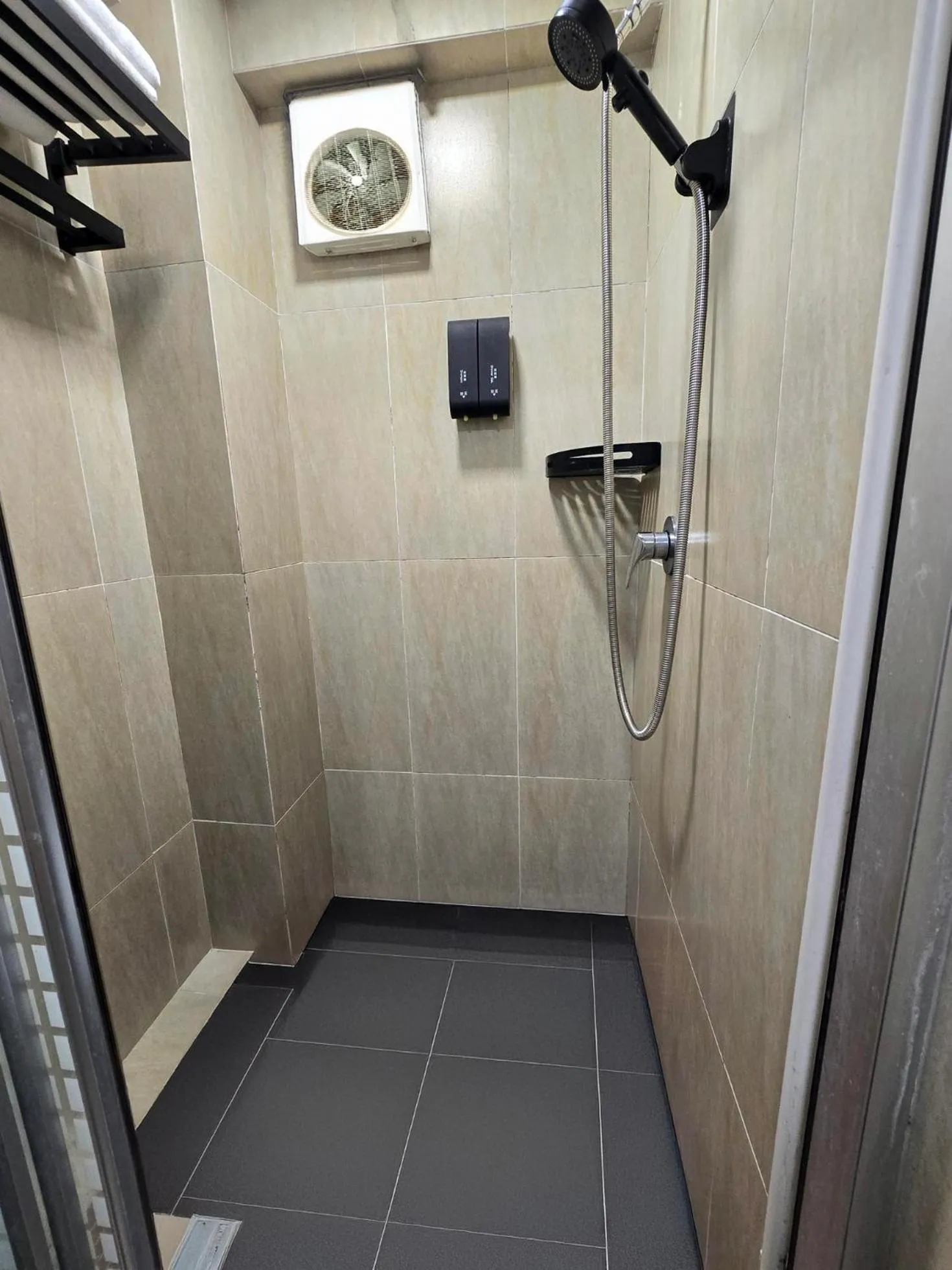 Shower in Pillows CoLiving