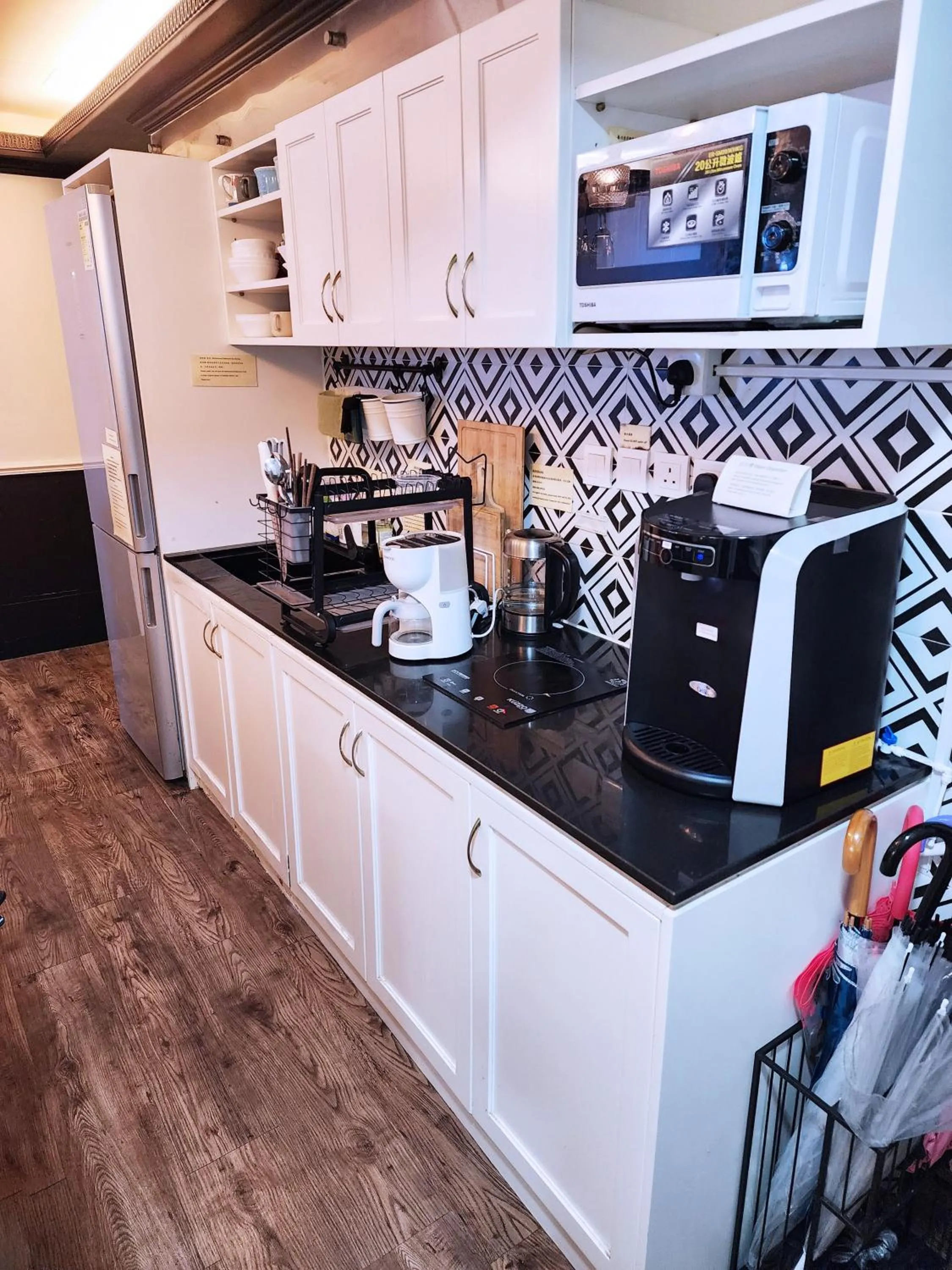 Kitchen or kitchenette in Pillows CoLiving