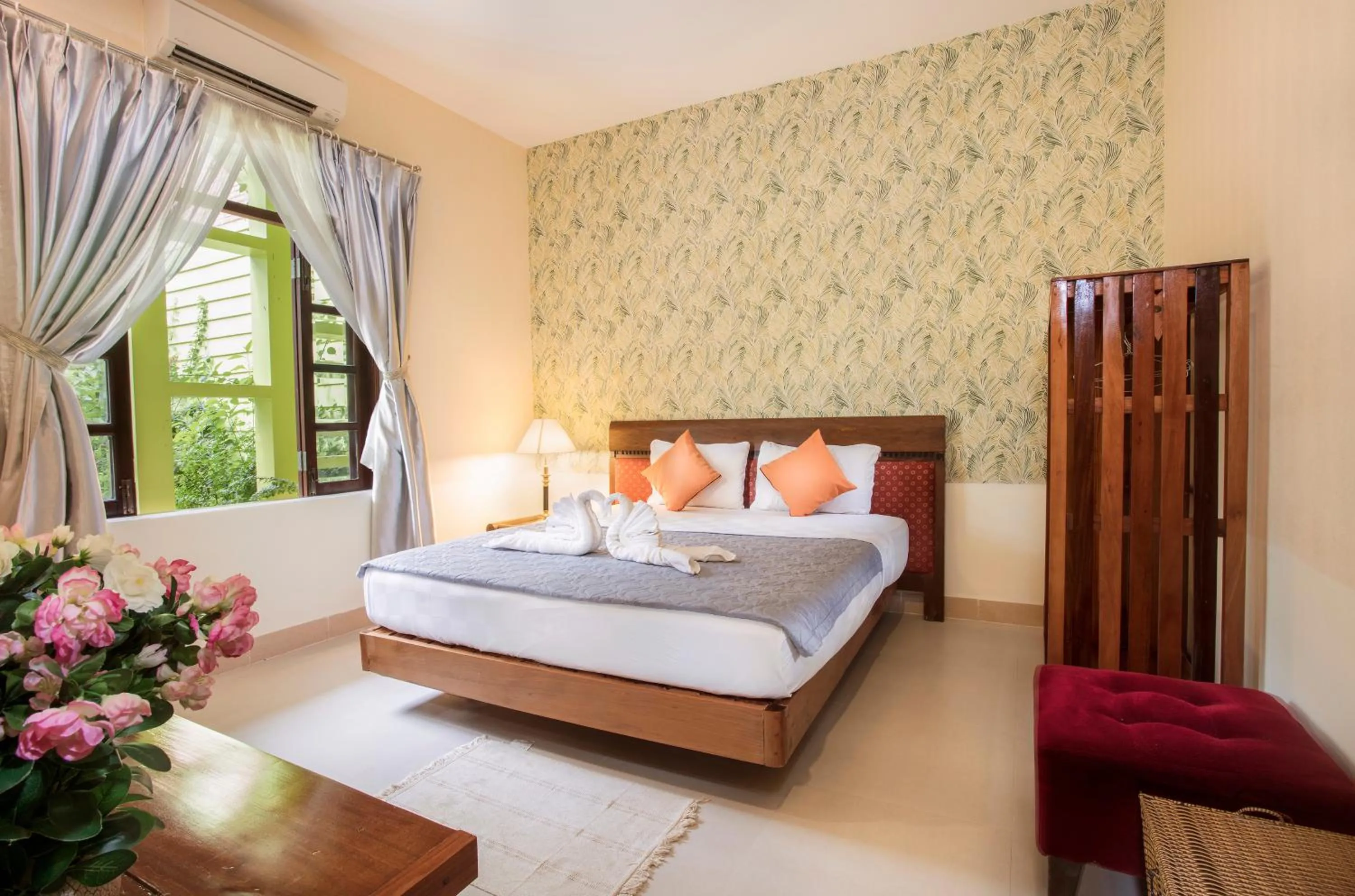 Bedroom, Bed in Cat Tien Jungle Lodge