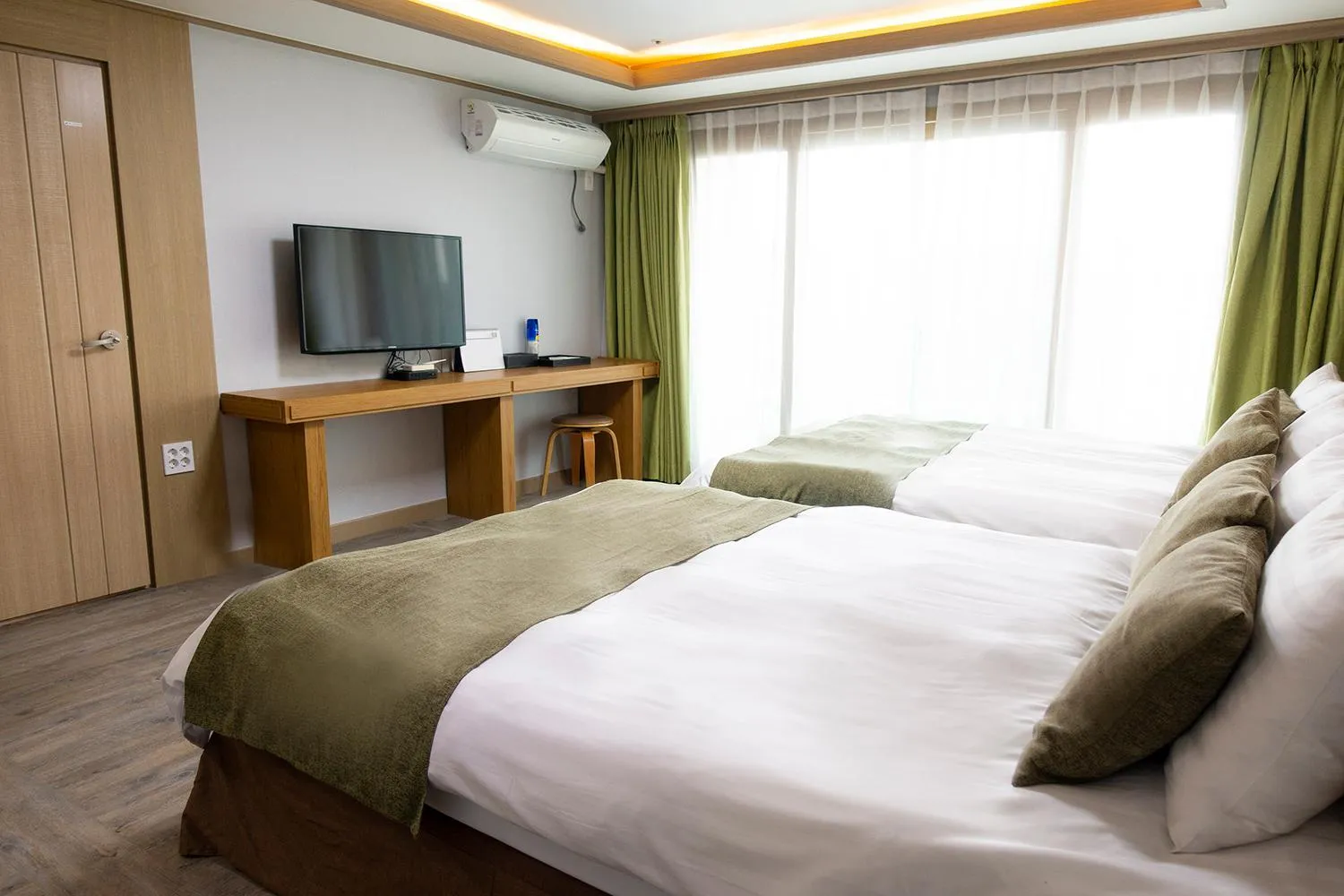 TV/Entertainment Center in Suandsu Resort