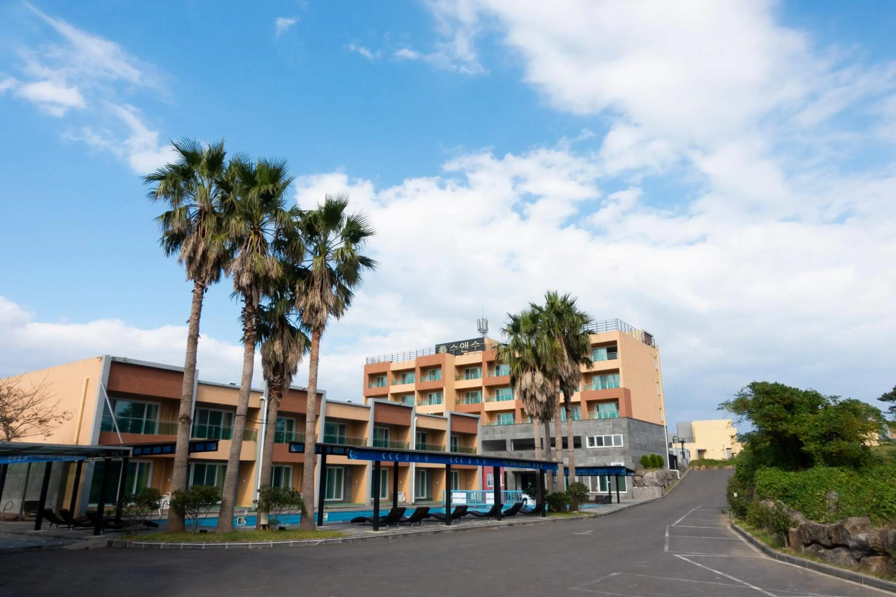 Garden, Property Building in Suandsu Resort