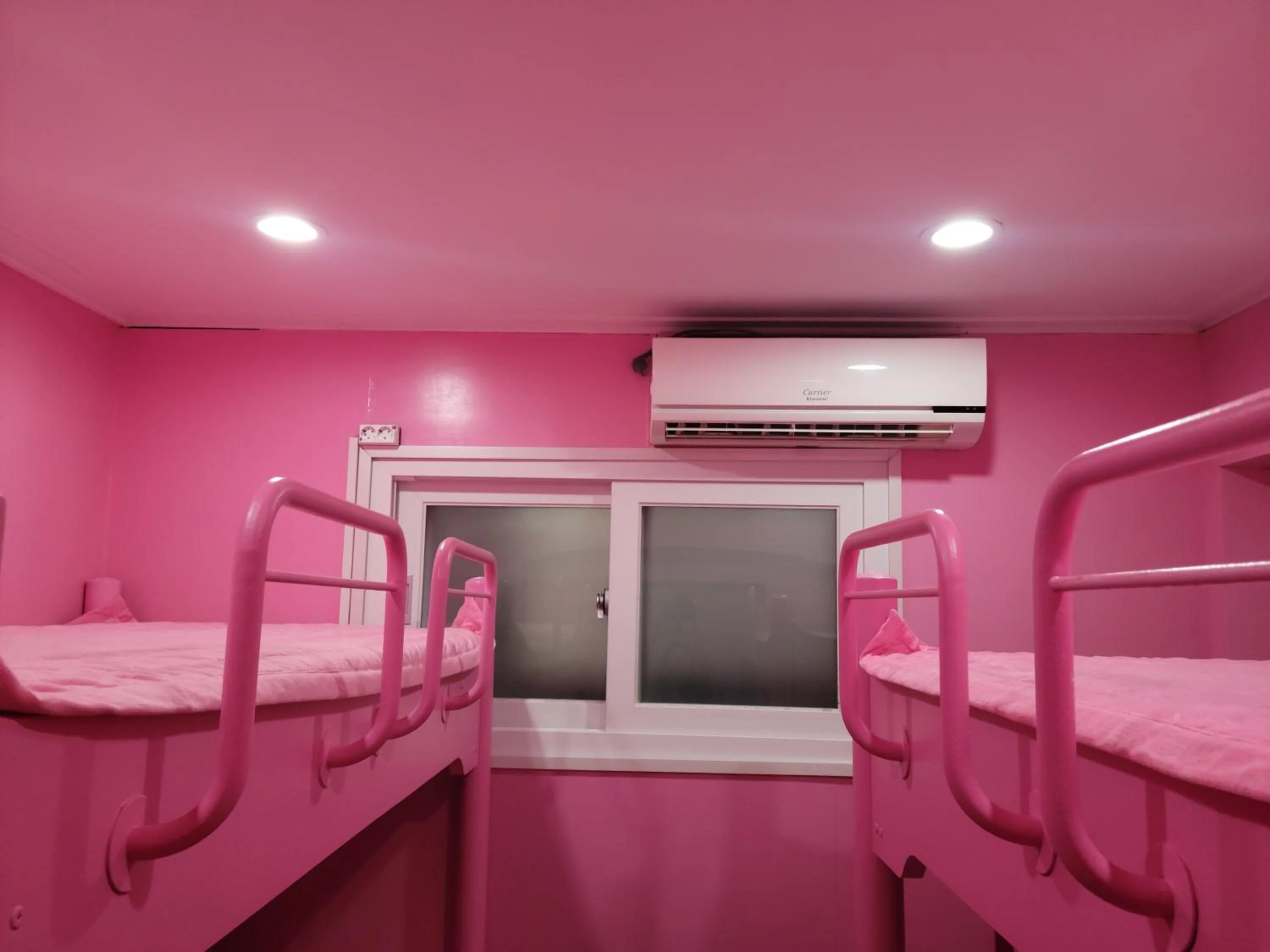 Photo of the whole room, Bed in Jeju Vision House