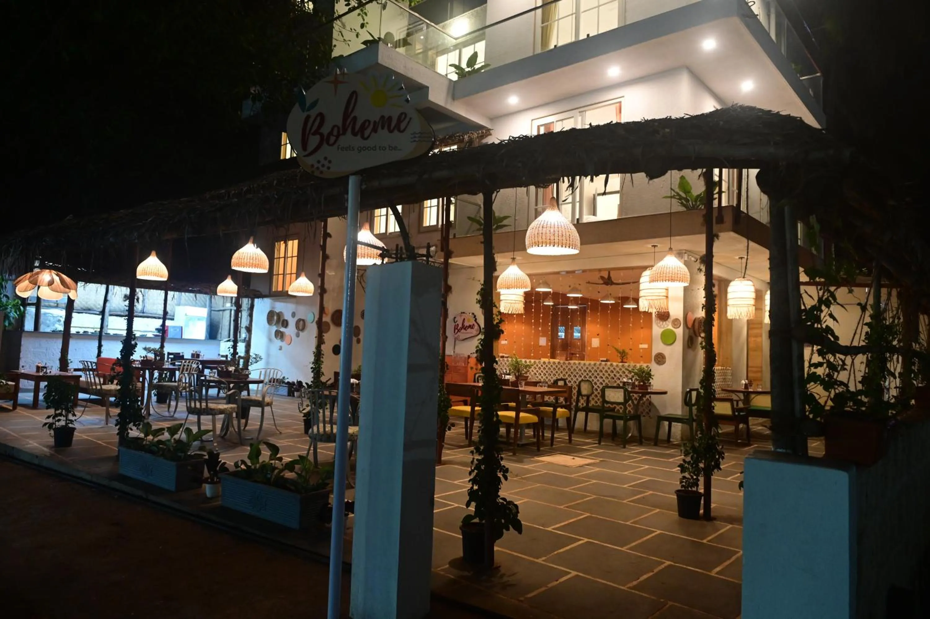 Restaurant/places to eat in Boheme