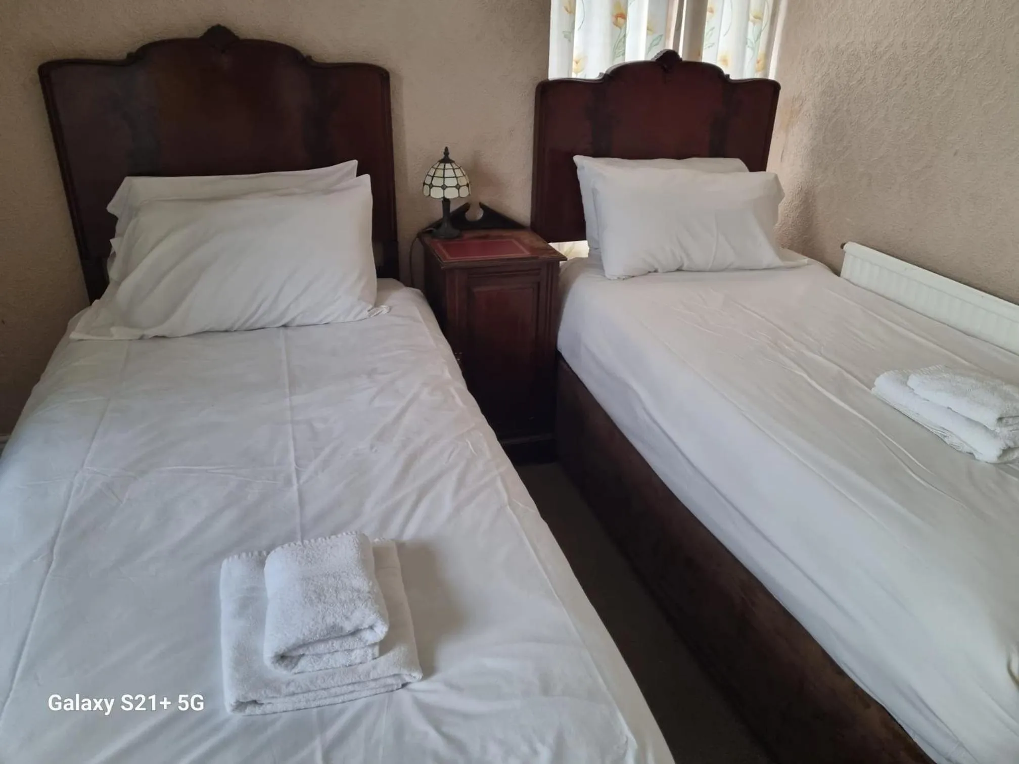 Bedroom in OYO The Station Hotel Penrith