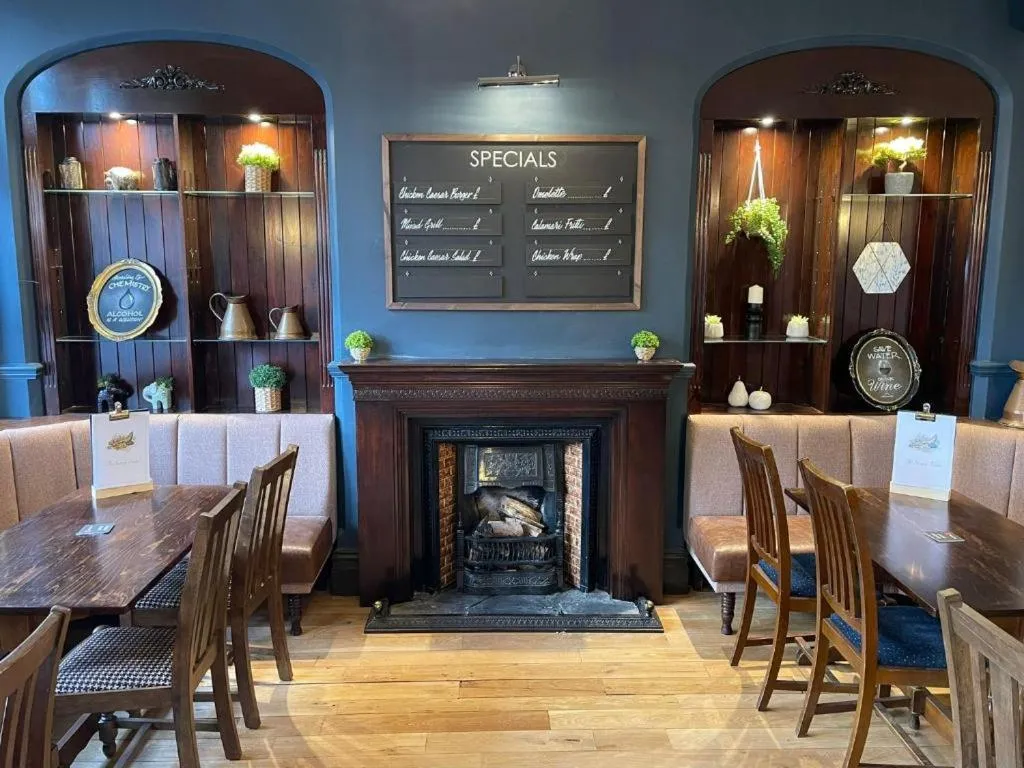 Dining area in OYO The Station Hotel Penrith