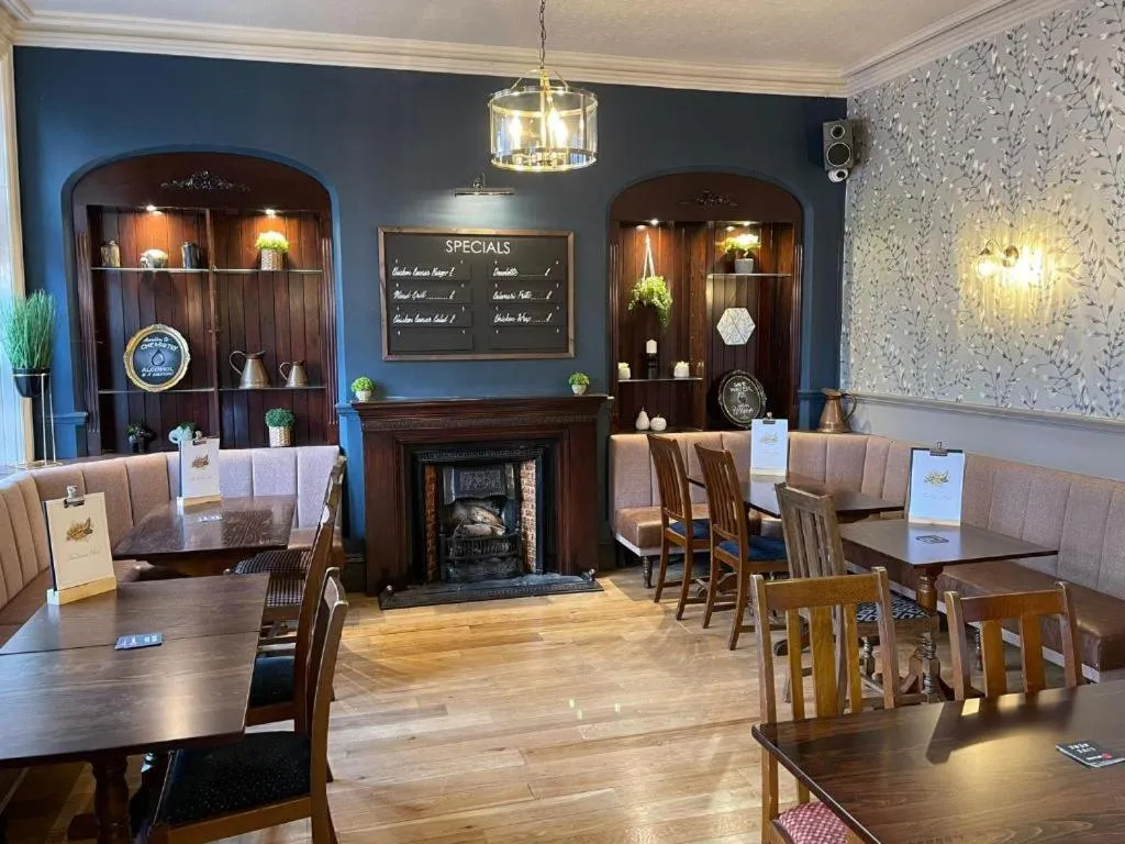Dining area in OYO The Station Hotel Penrith