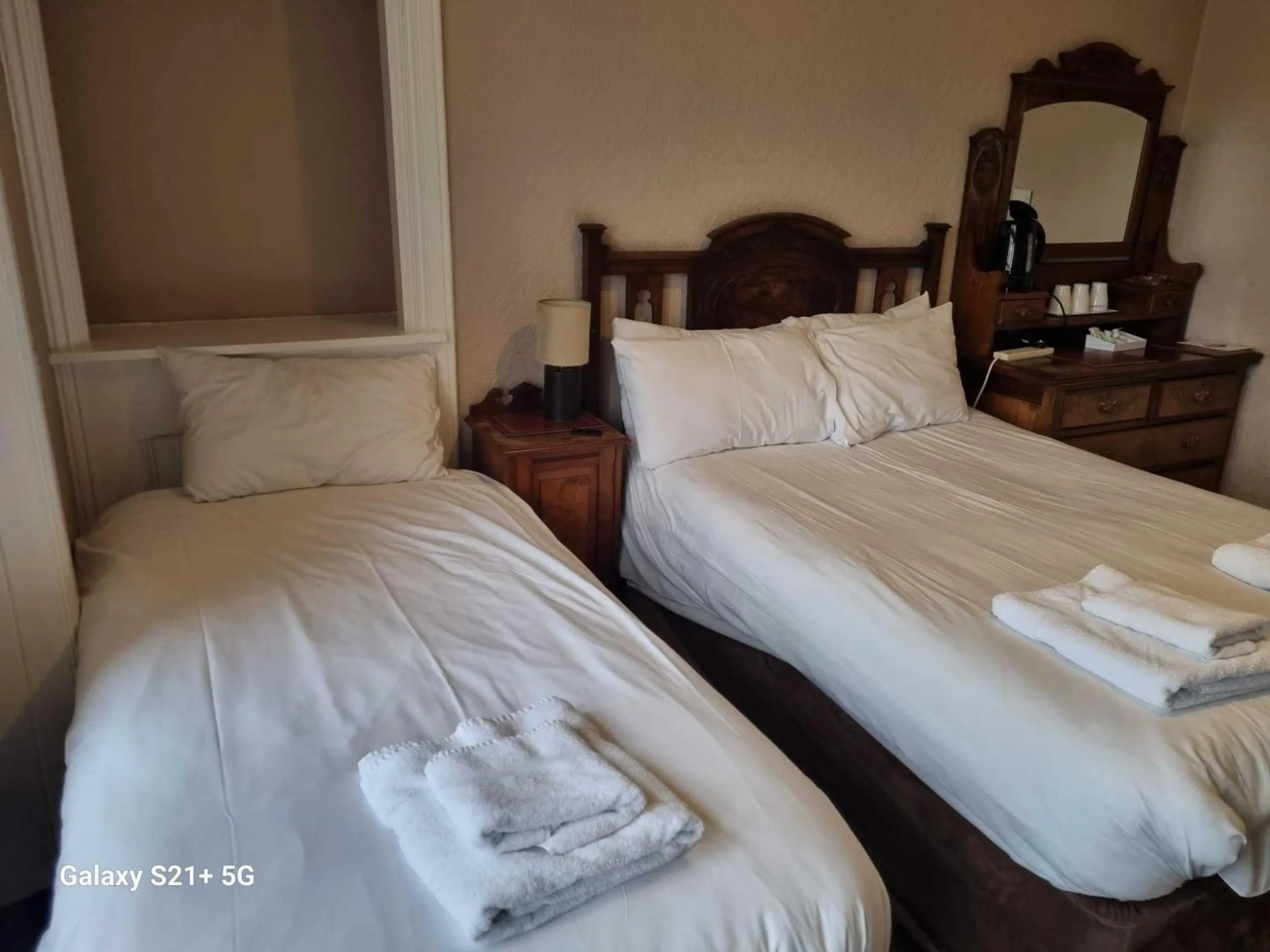 Standard Family of 3 Room in OYO The Station Hotel Penrith
