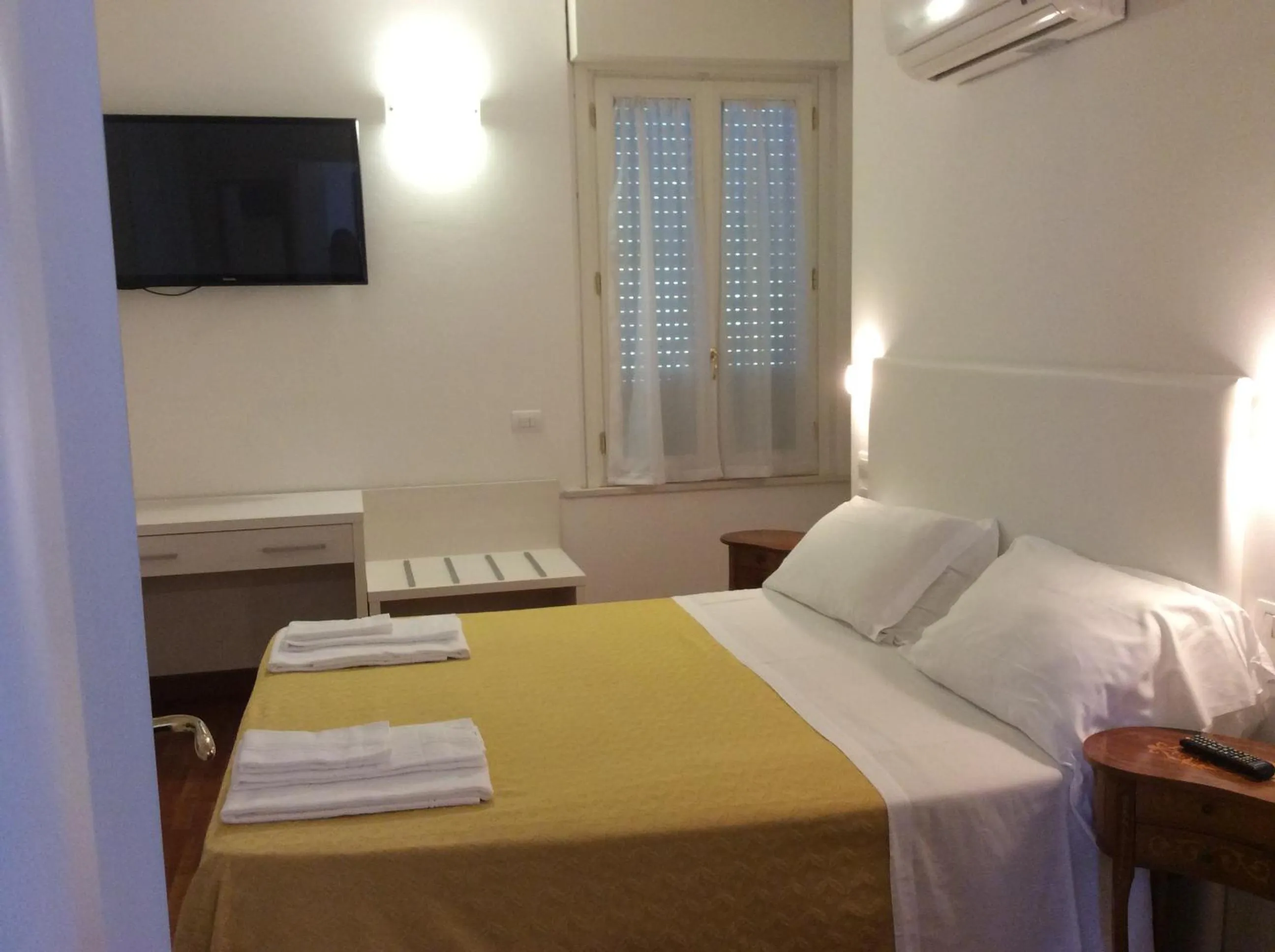 Bedroom, Bed in Residenza Grand Hotel Riccione