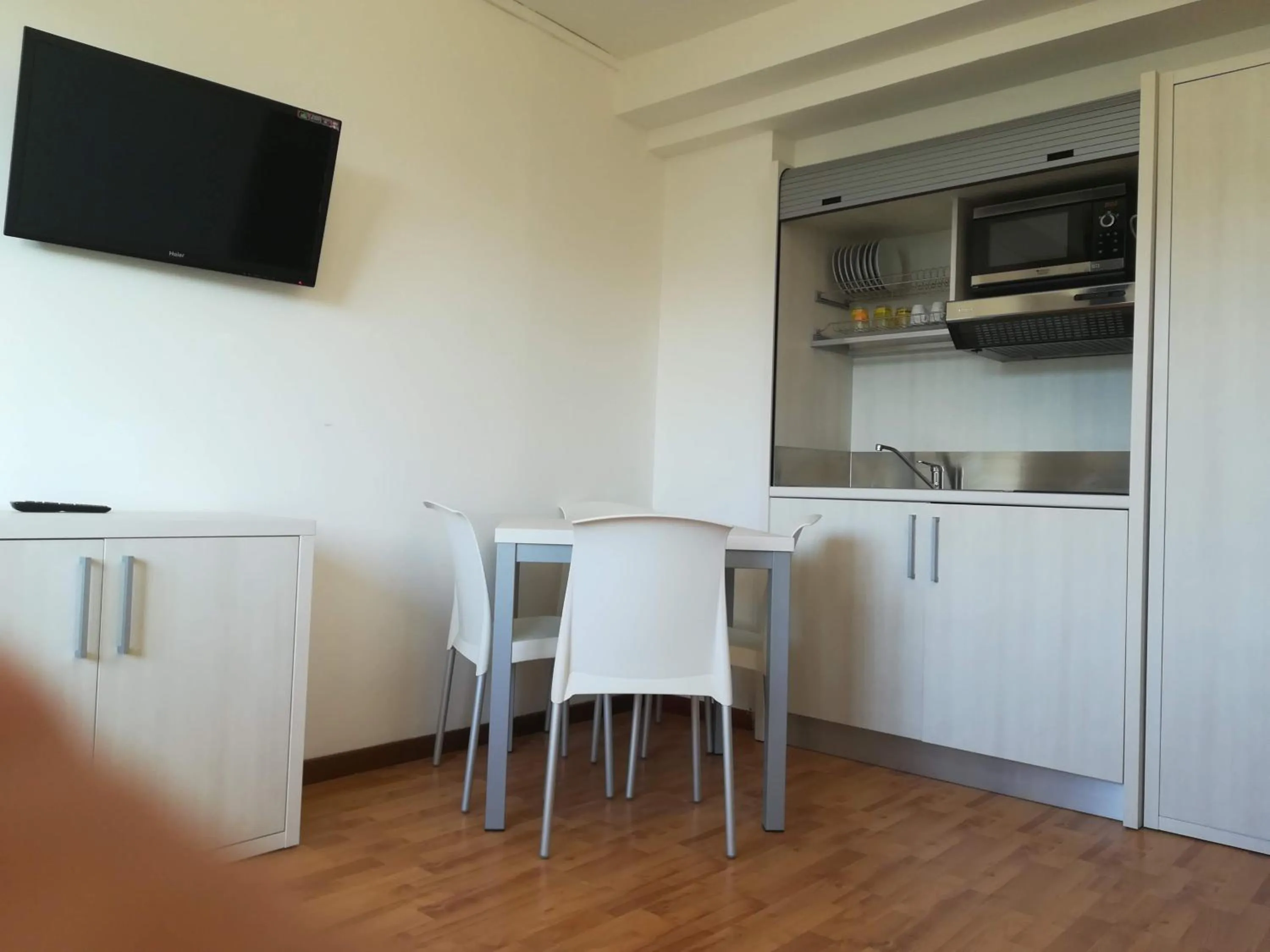 TV and multimedia in Residenza Grand Hotel Riccione