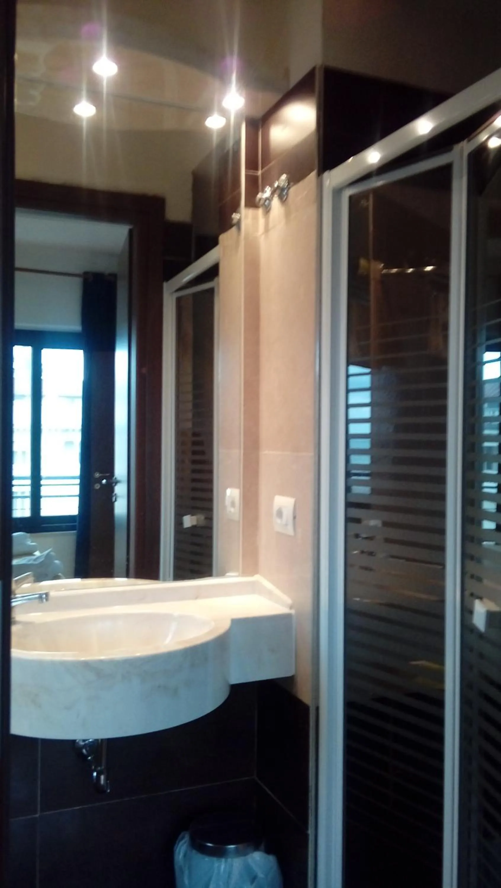 Shower in Residenza Grand Hotel Riccione