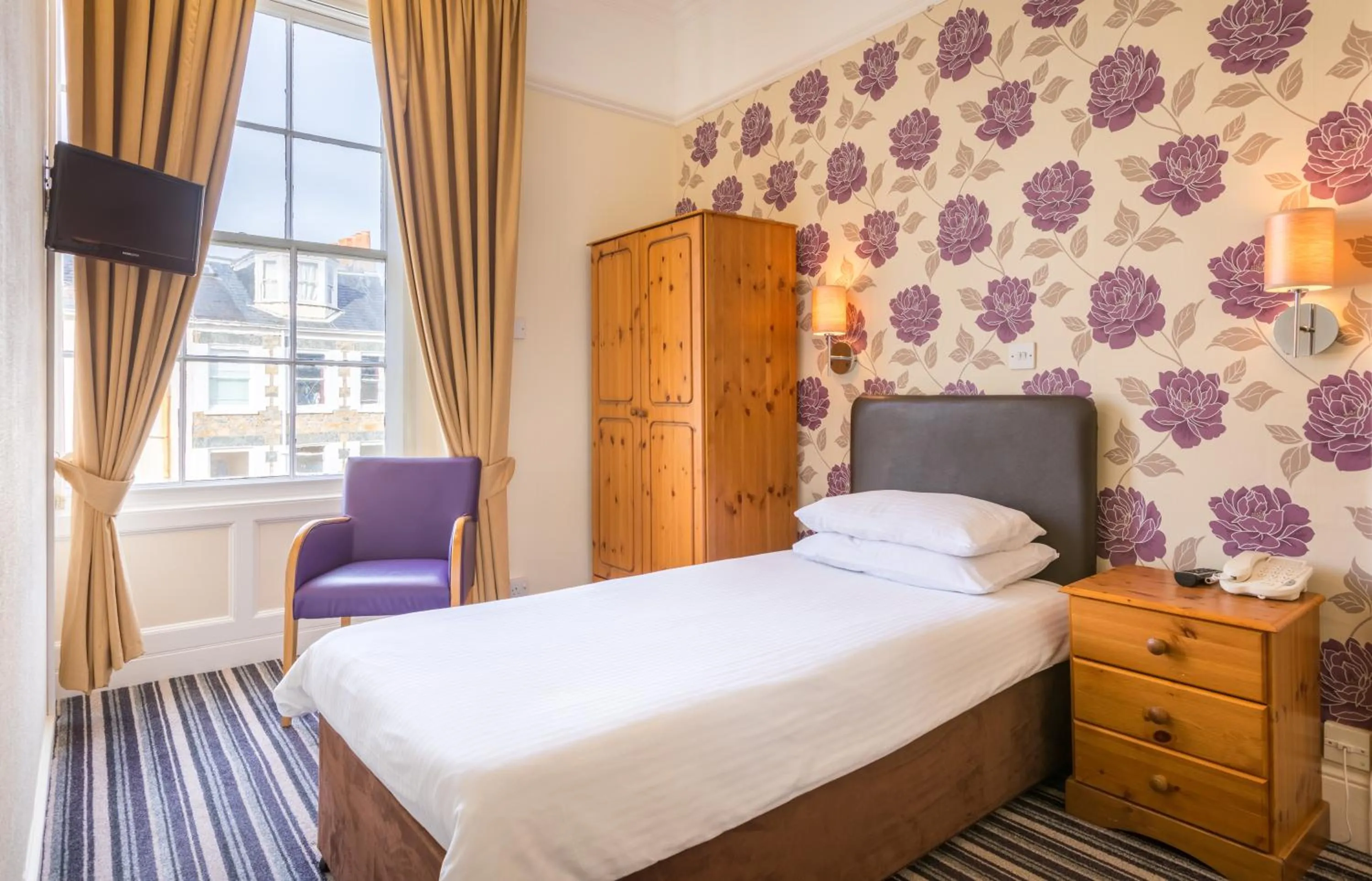 Bedroom, Bed in Pandora Hotel