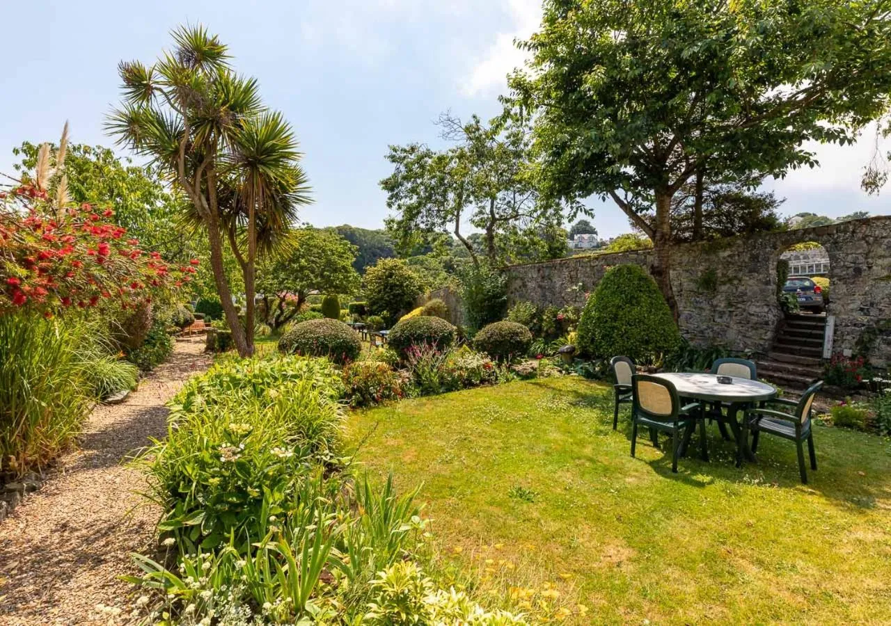 Garden in Pandora Hotel