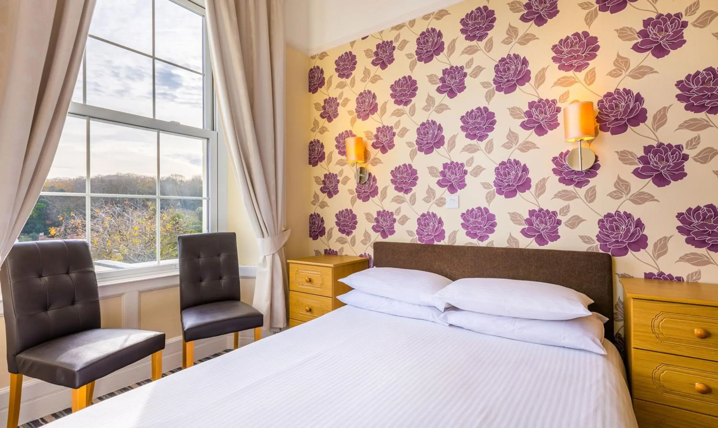 Large Double Room in Pandora Hotel Large Double Room in Pandora Hotel