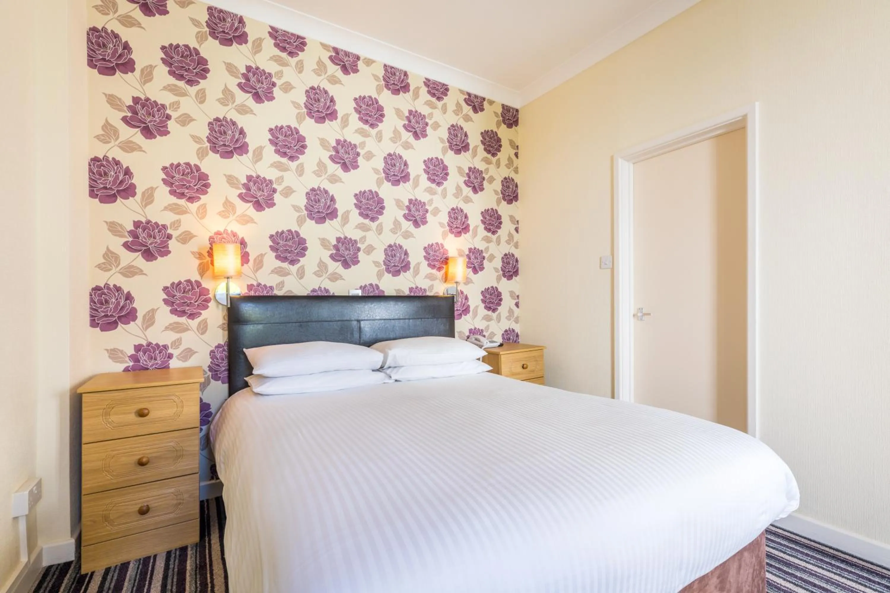 Bedroom, Bed in Pandora Hotel