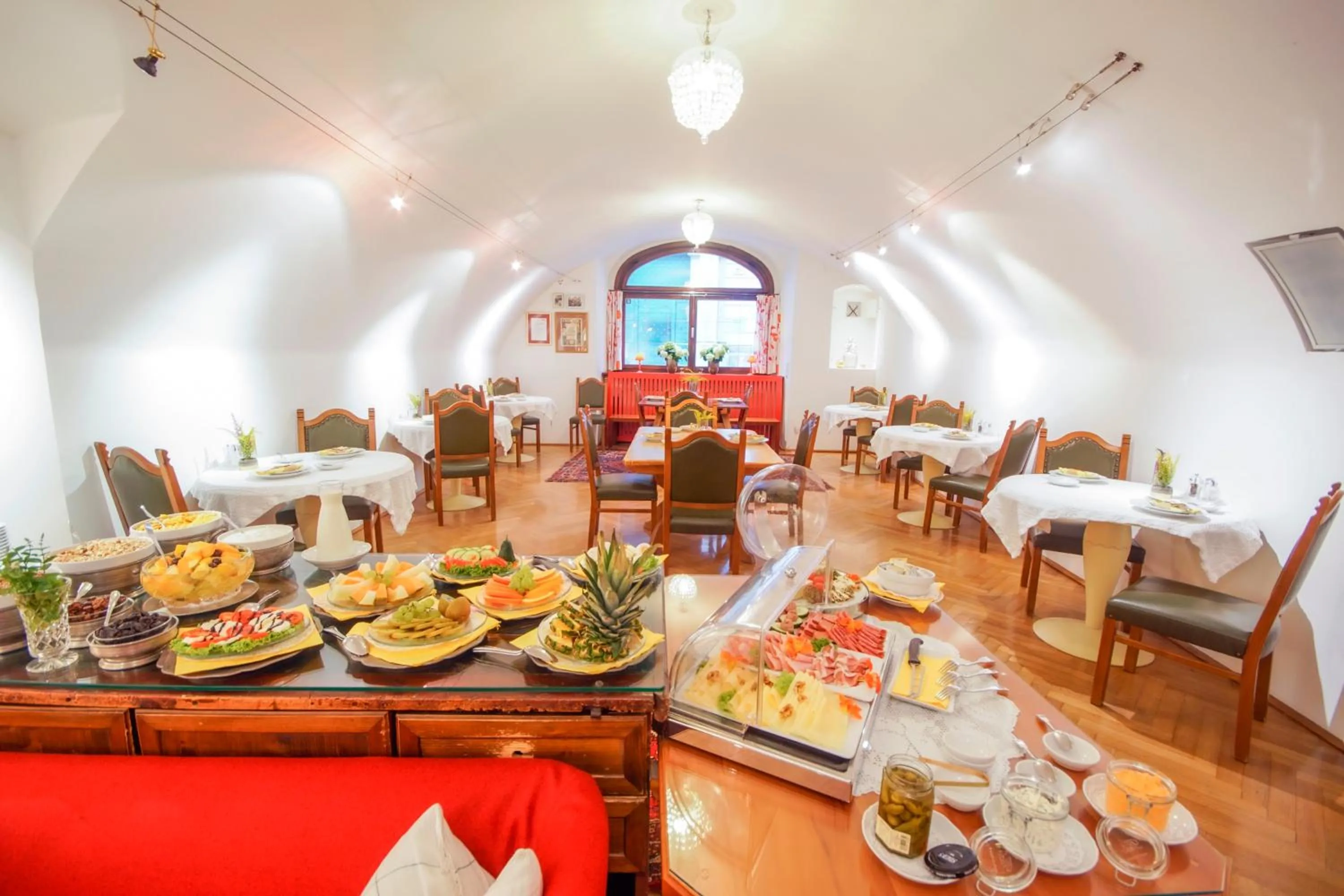 Breakfast in Hotel Wolf