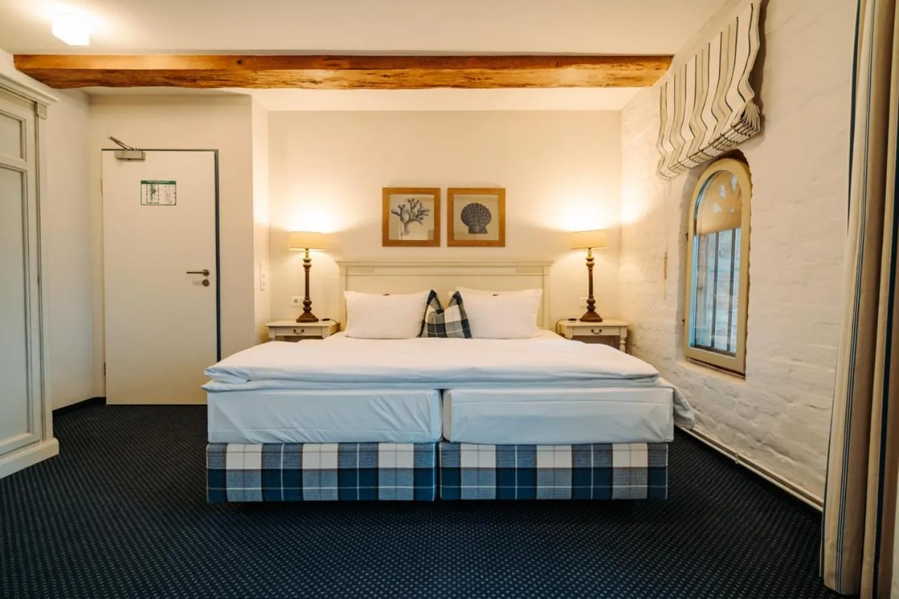 Staff, Bed in Hotel Alter Kornspeicher