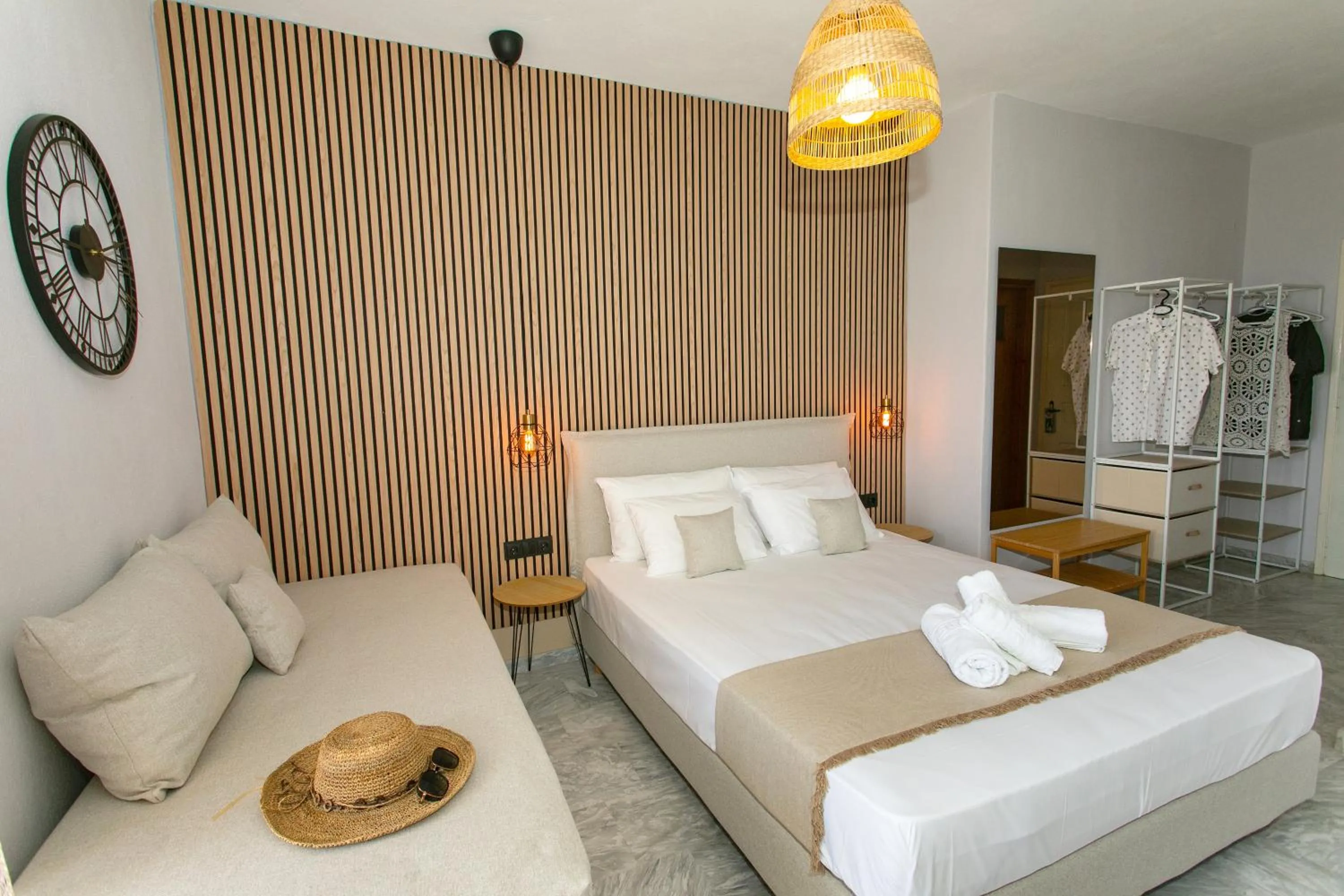 Bed in Hotel Agios Thomas