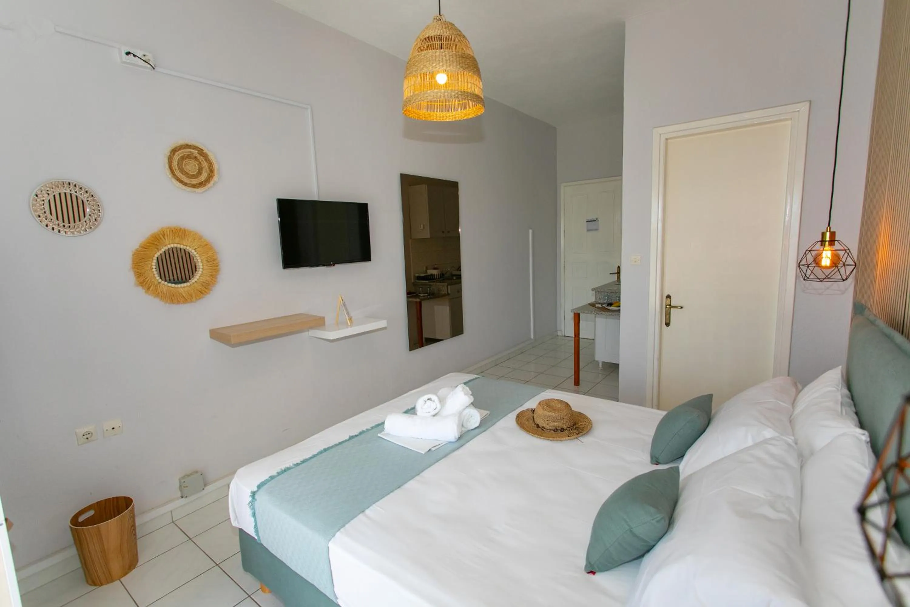 Bed in Hotel Agios Thomas