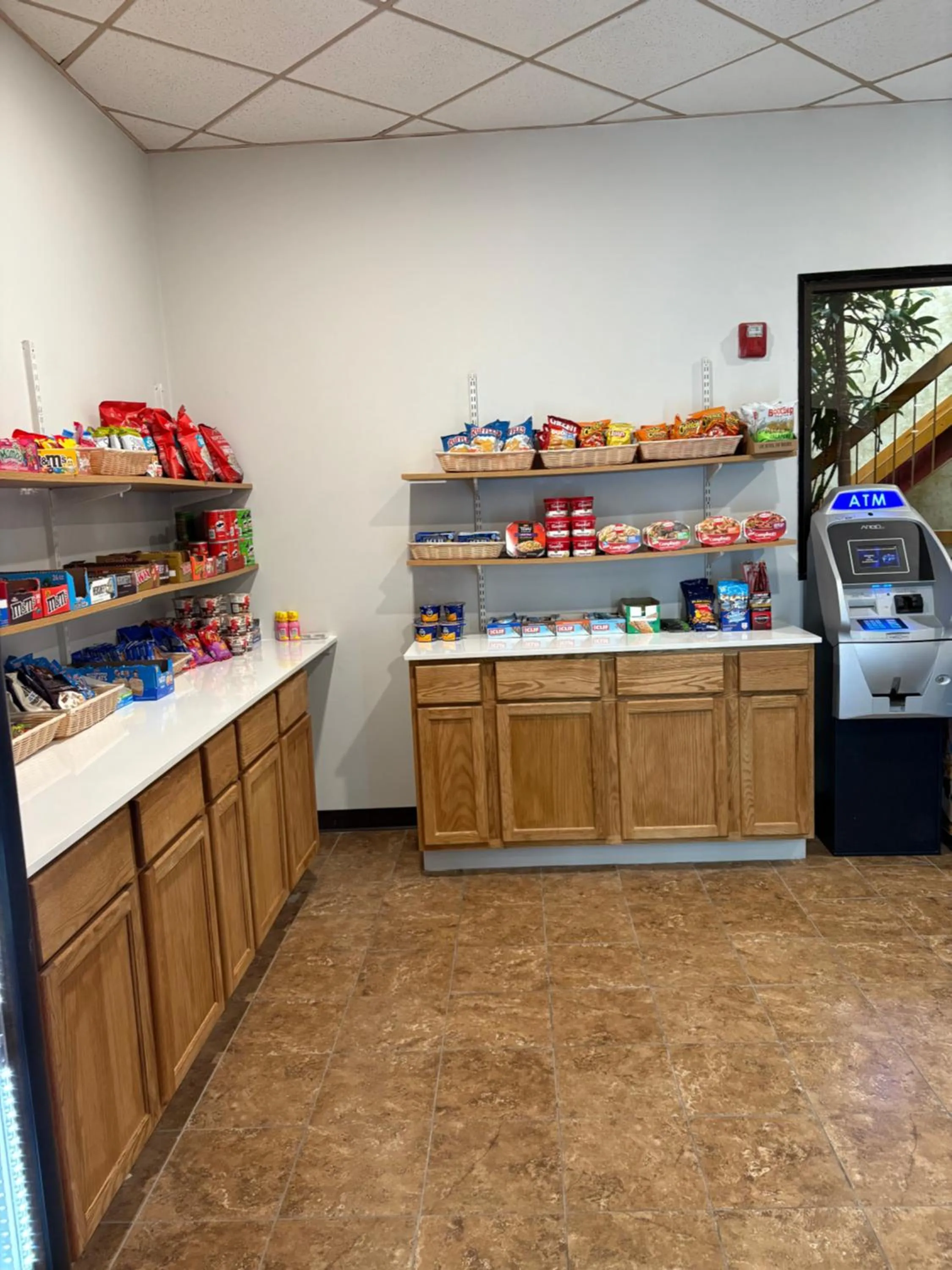 On-site shops in Clarion Inn & Suites and Convention Center