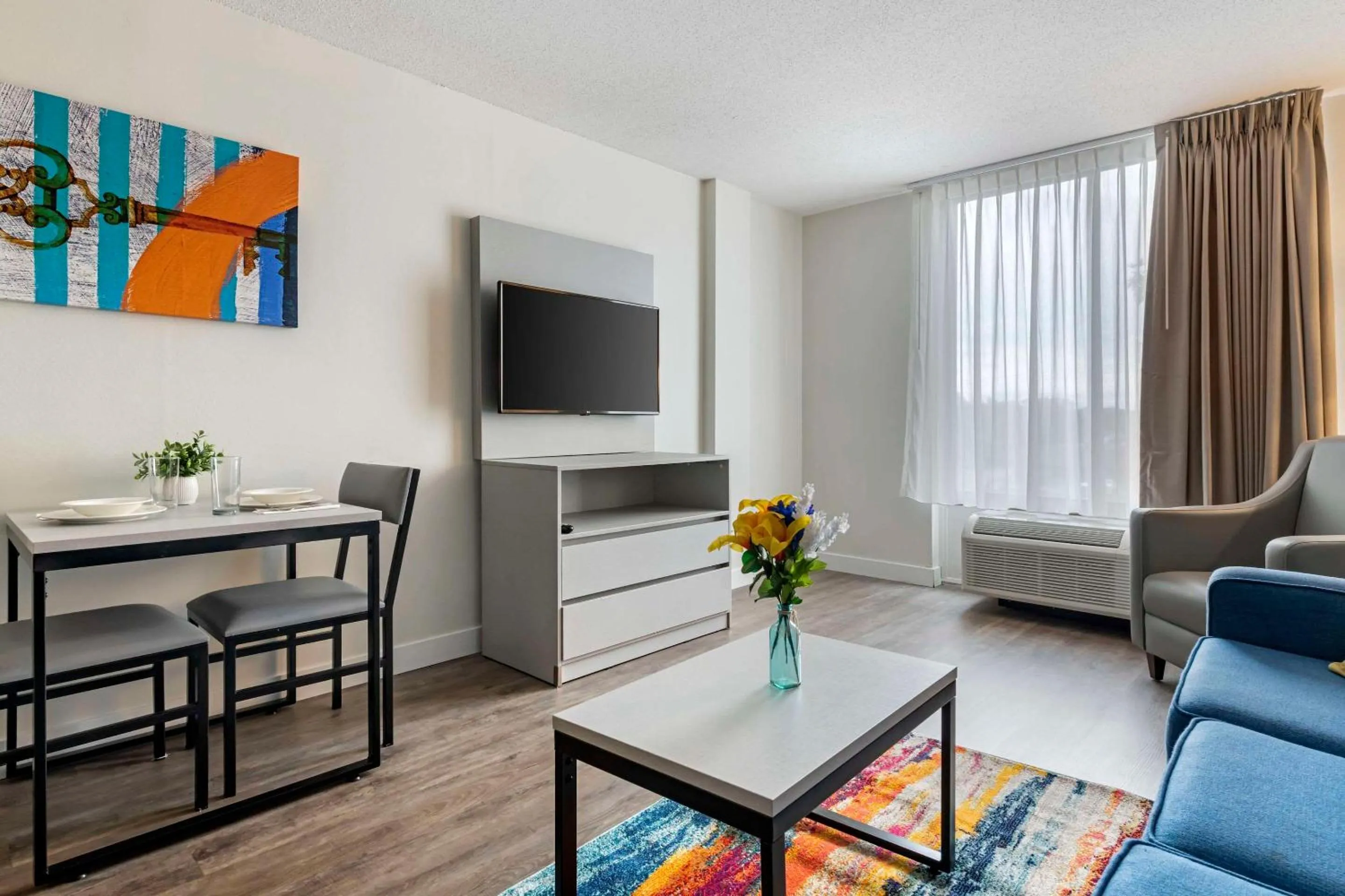 TV and multimedia in MainStay Suites MSP Airport - Mall of America